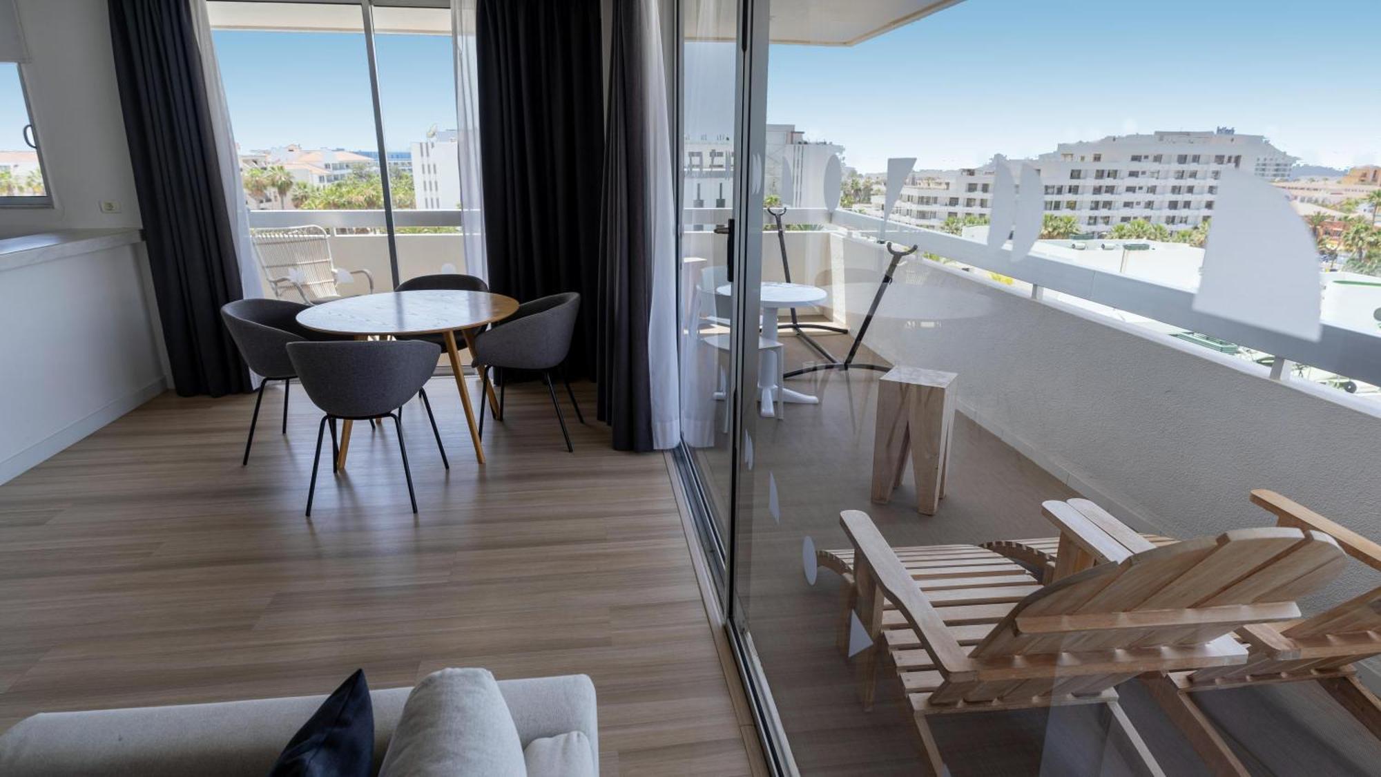 Suite with Sea View,1612956962:JPEG