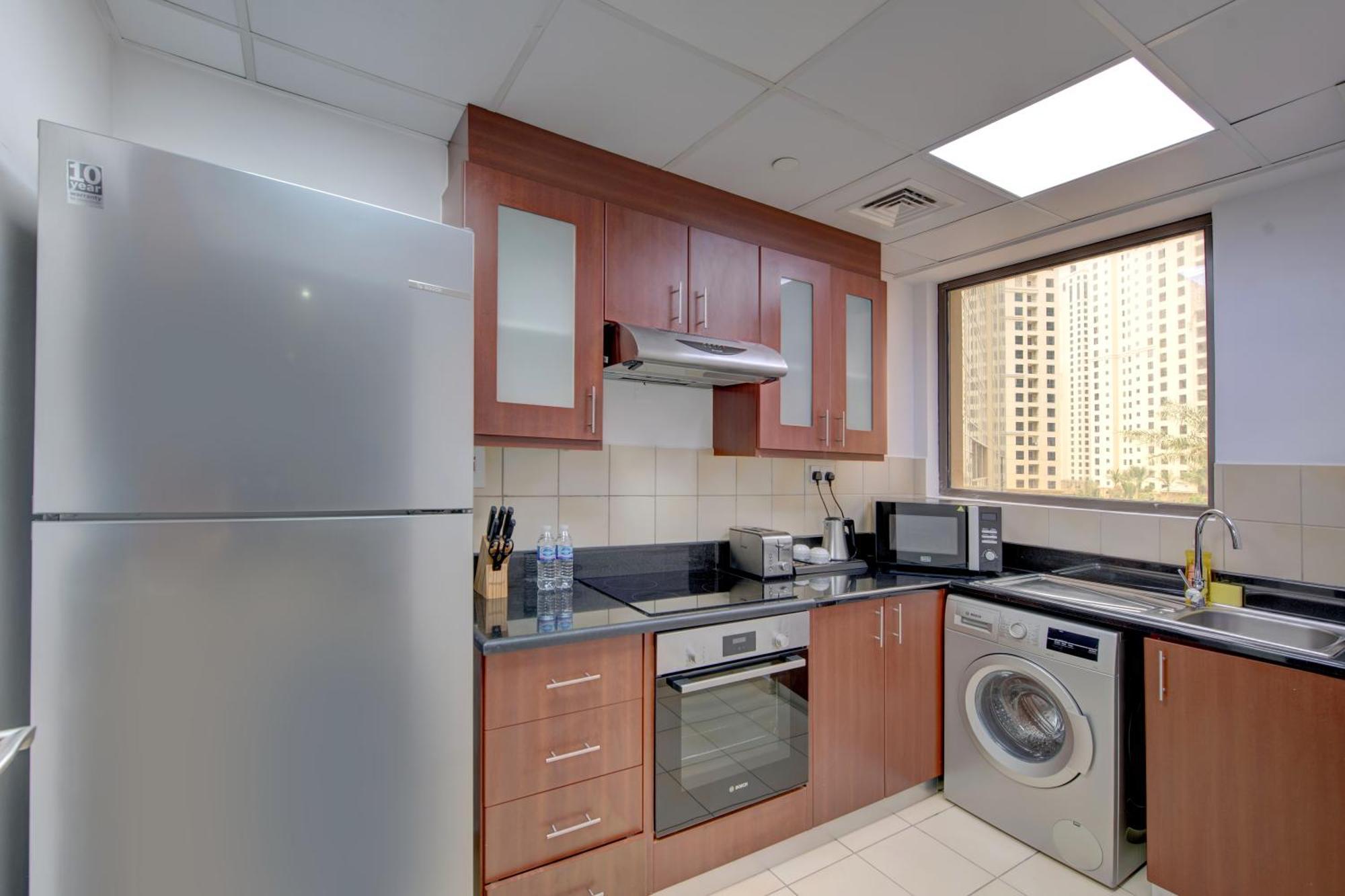 Deluxe One-Bedroom Apartment