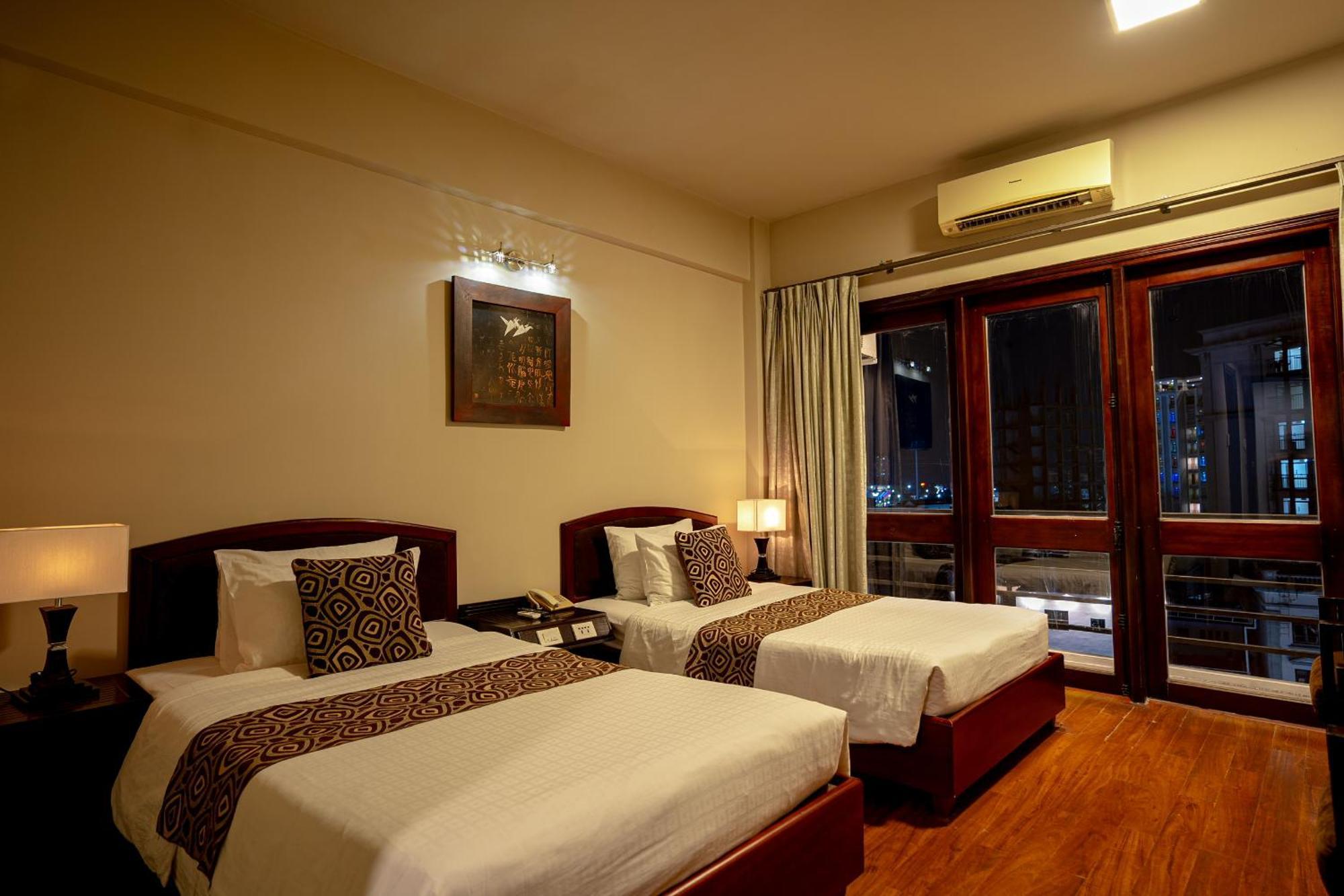 Deluxe Double or Twin Room City View