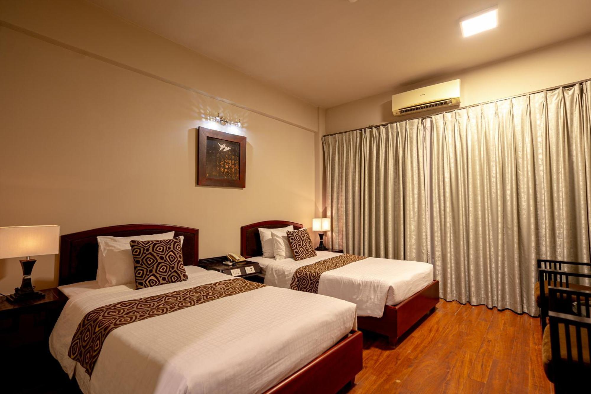 Deluxe Double or Twin Room City View