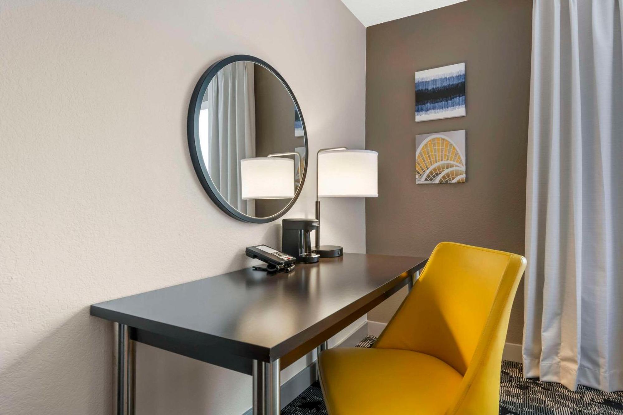 Standard Queen Room Two Queen Beds City View