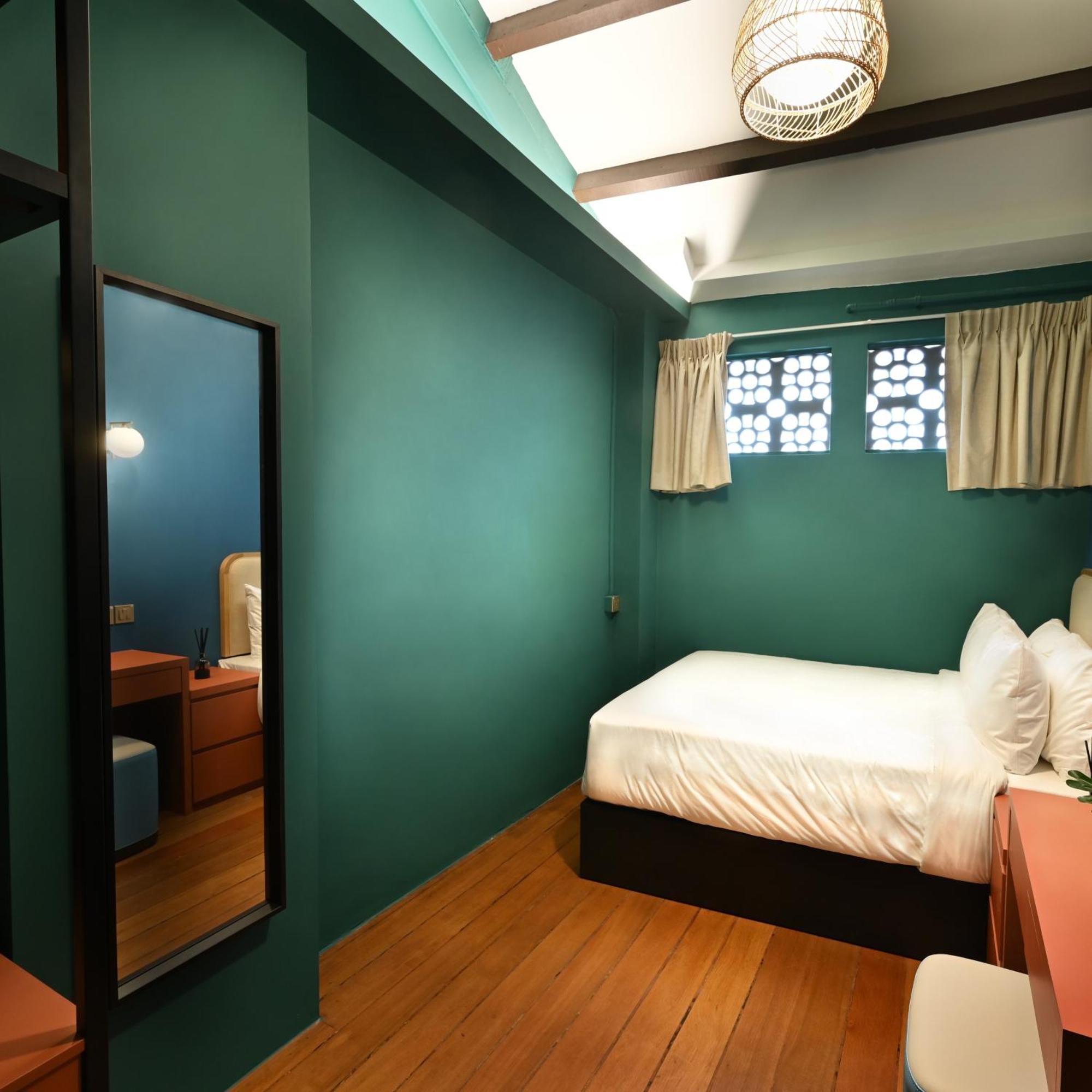Standard Queen Room