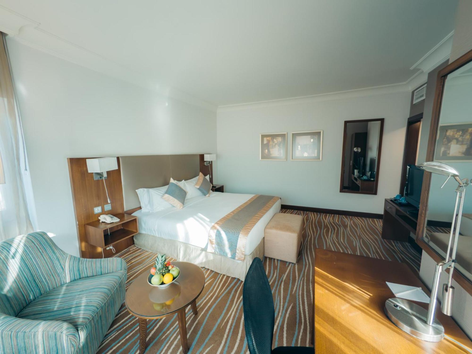 Club Room Executive Lounge Access