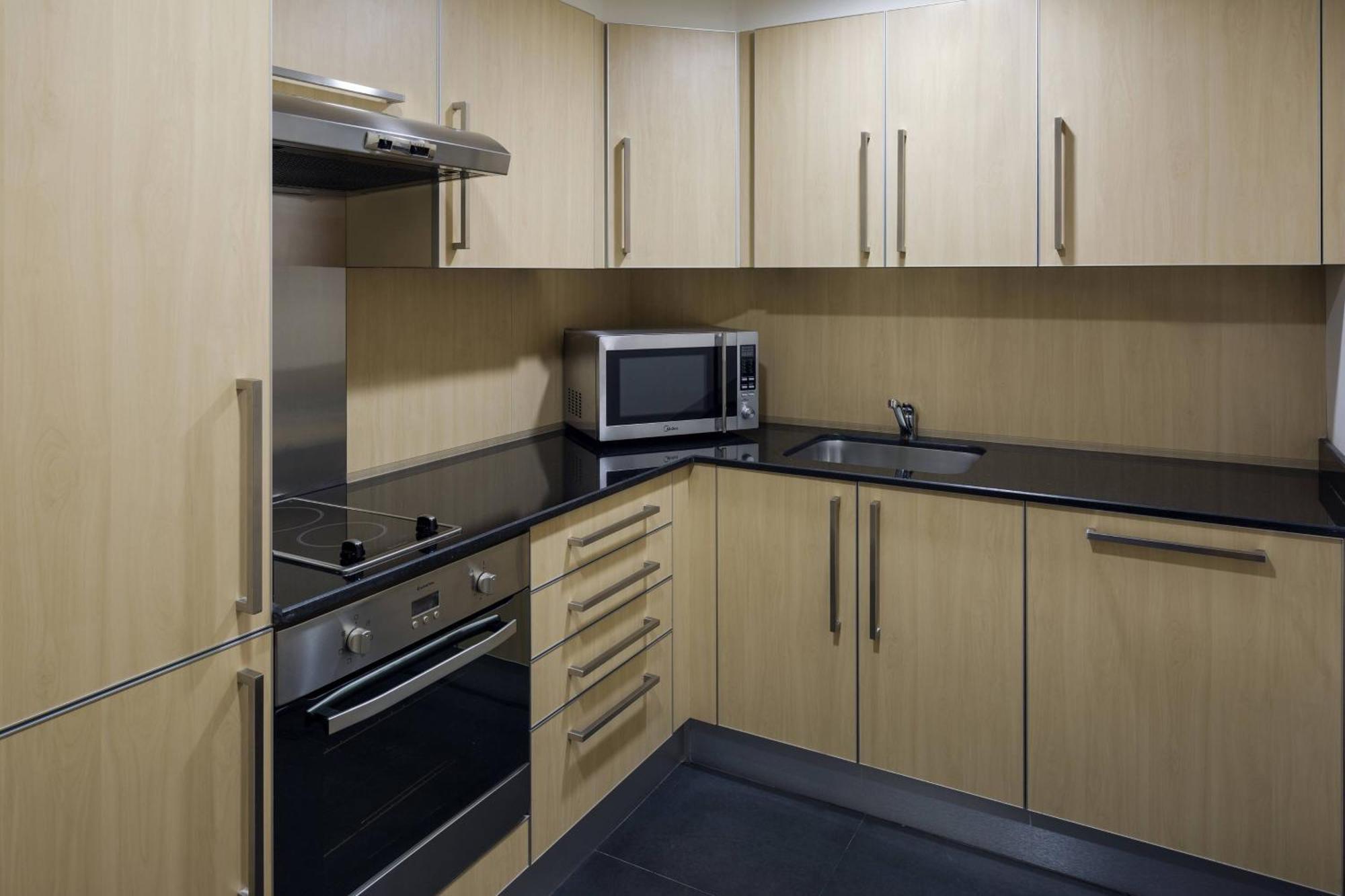 Suite Tour 1 Chambre - Vue sur Ville