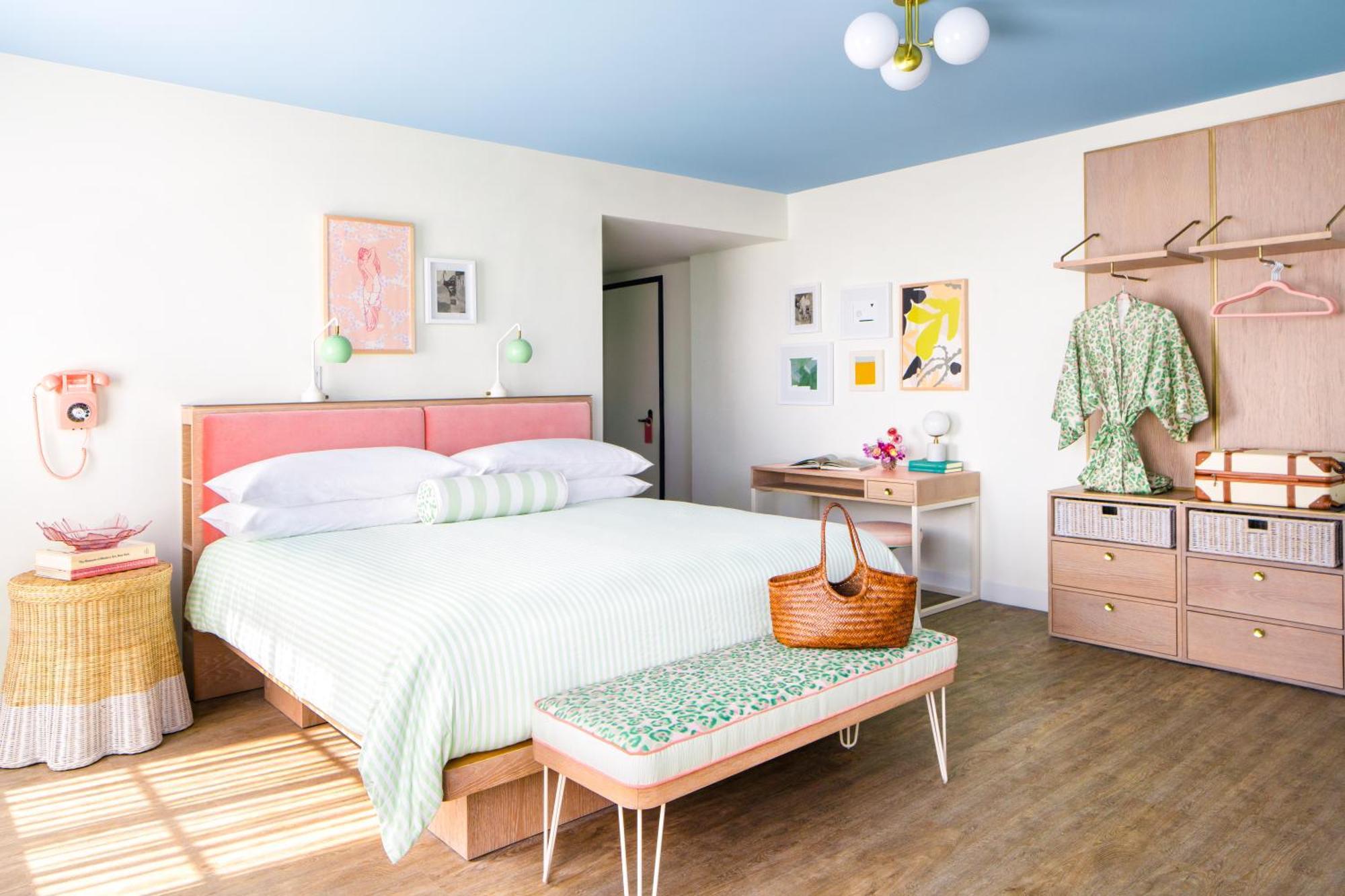 One-Bedroom King Suite