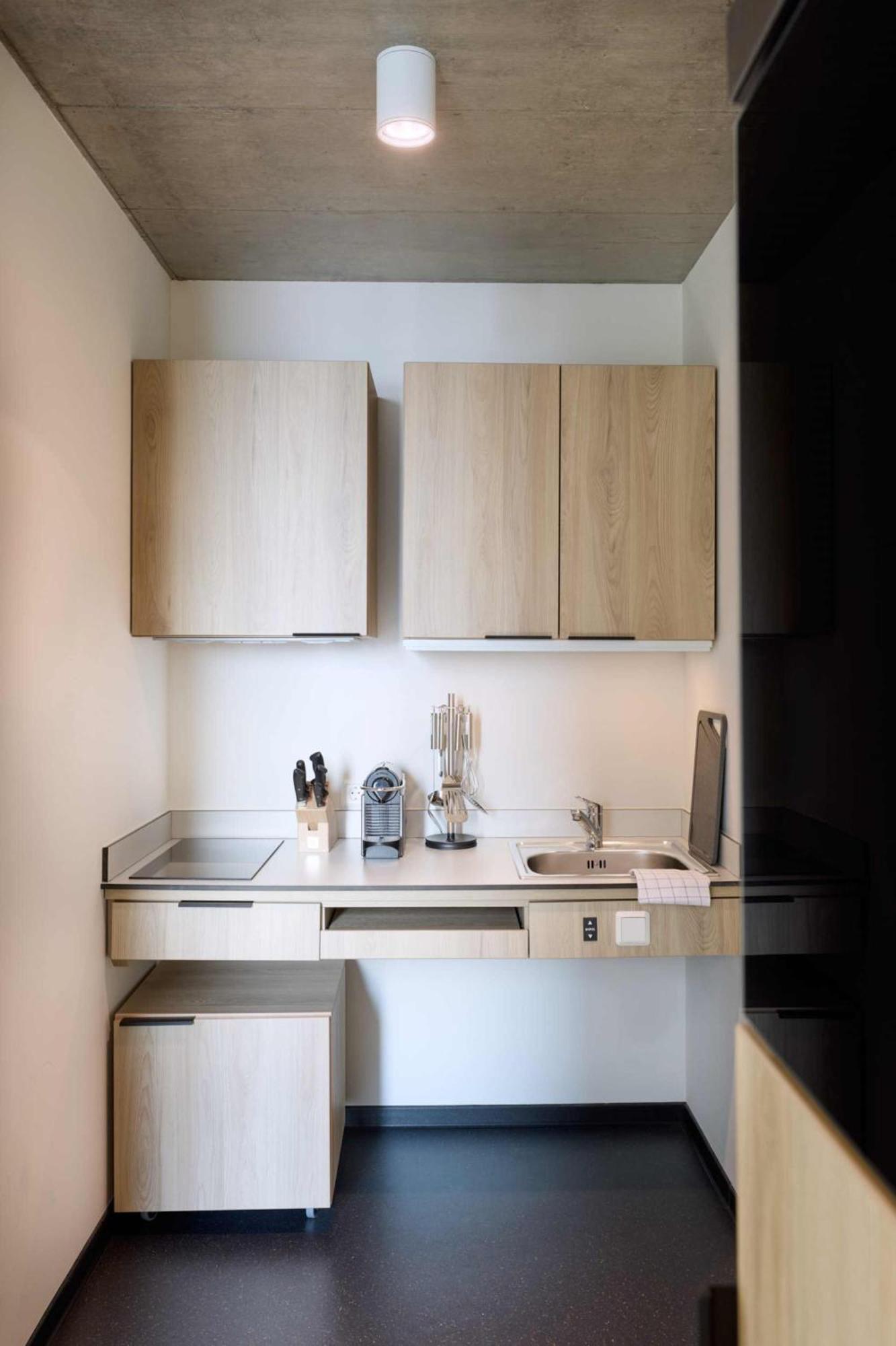 Silver Plus Studio accessible room