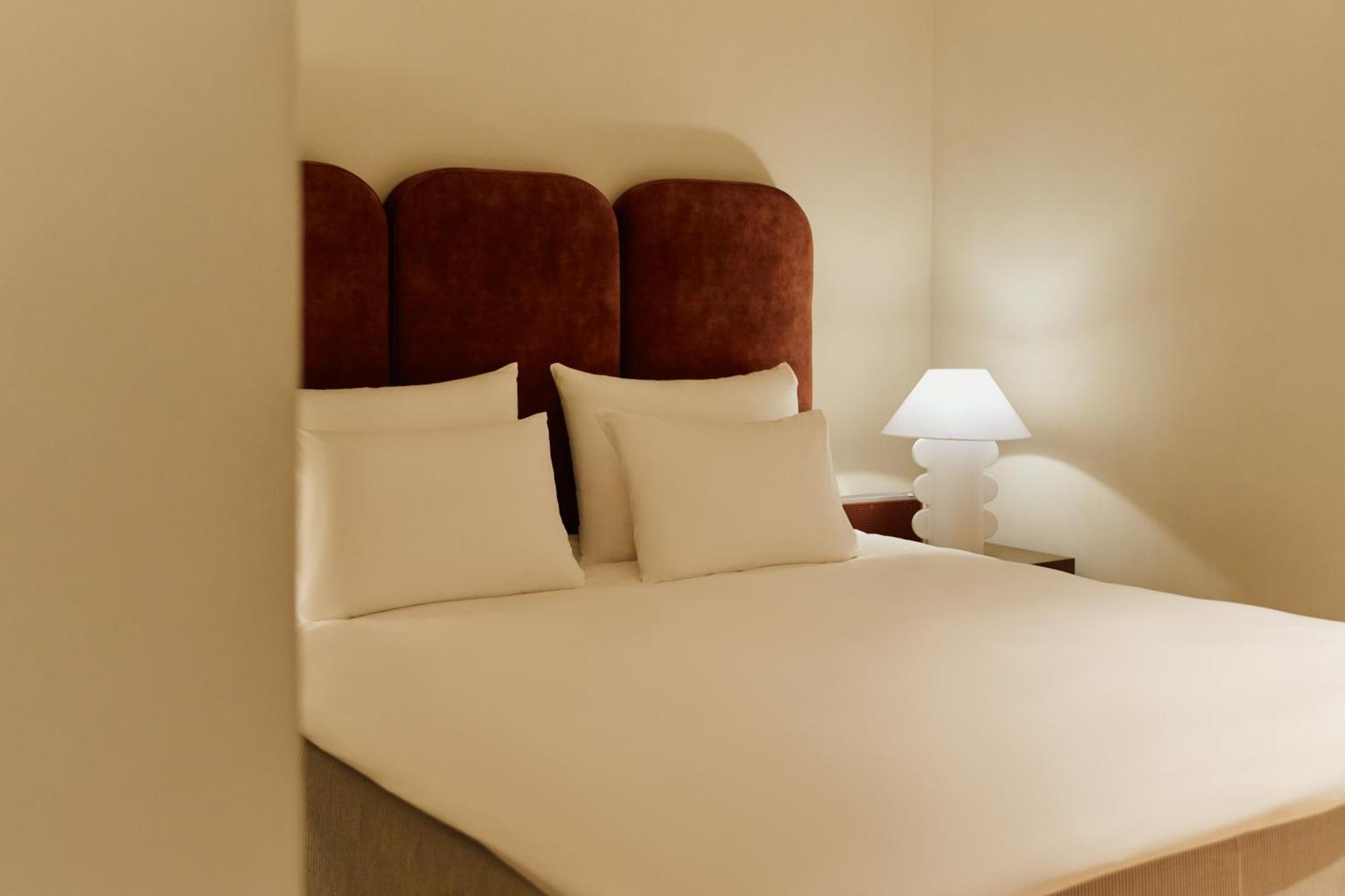 Deluxe Suite City View