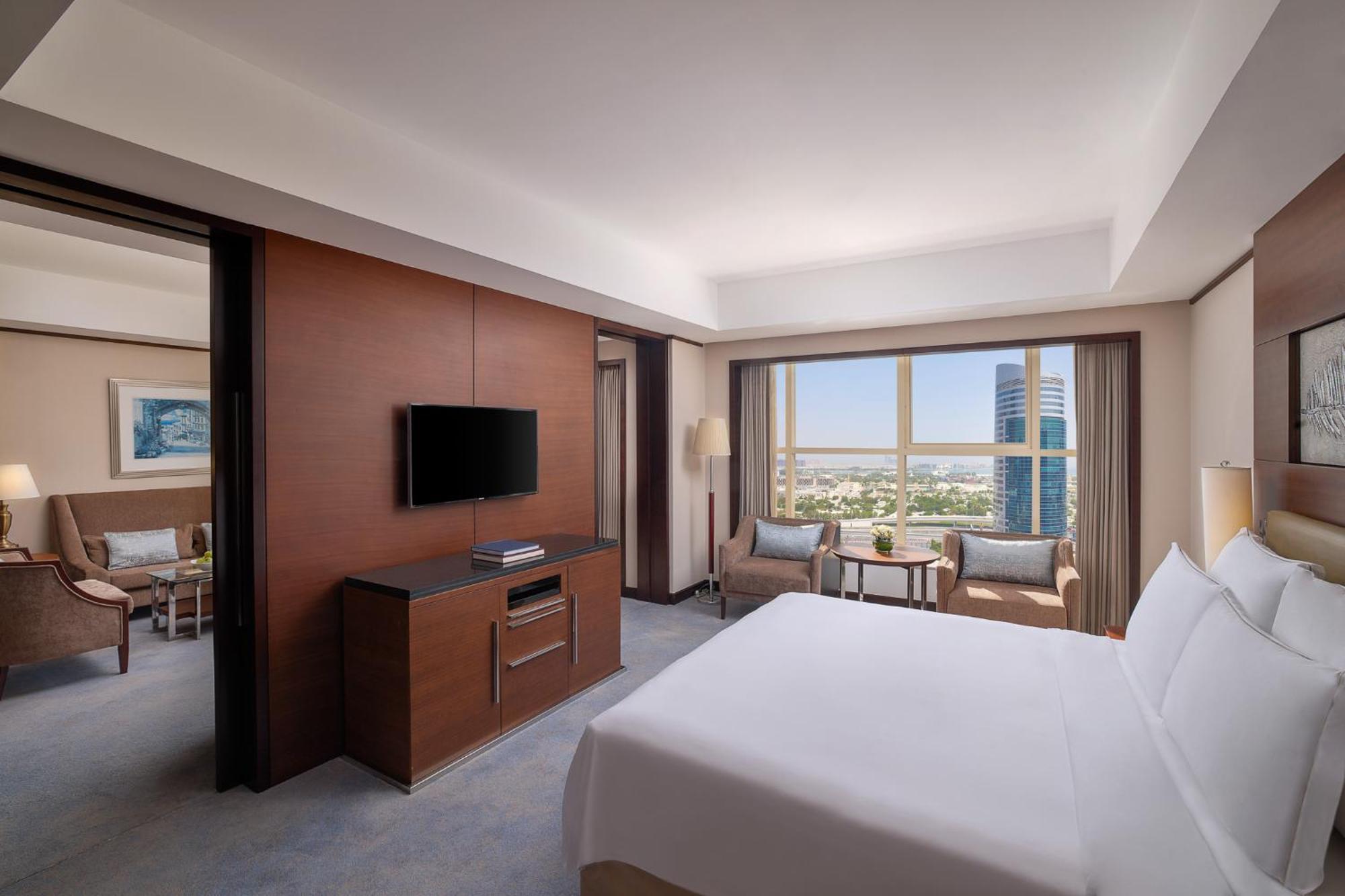 Executive Suite Inclusive of One Way Dubai Airport Drop Off & Club Lounge Access,1613662791:JPEG