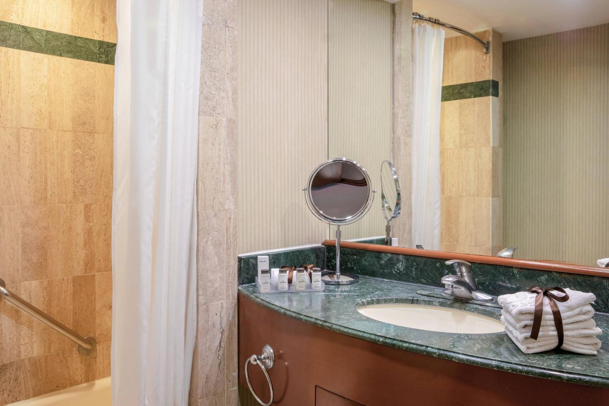 Classic Guest room 1 King Danubio Tower,1613663917:JPEG