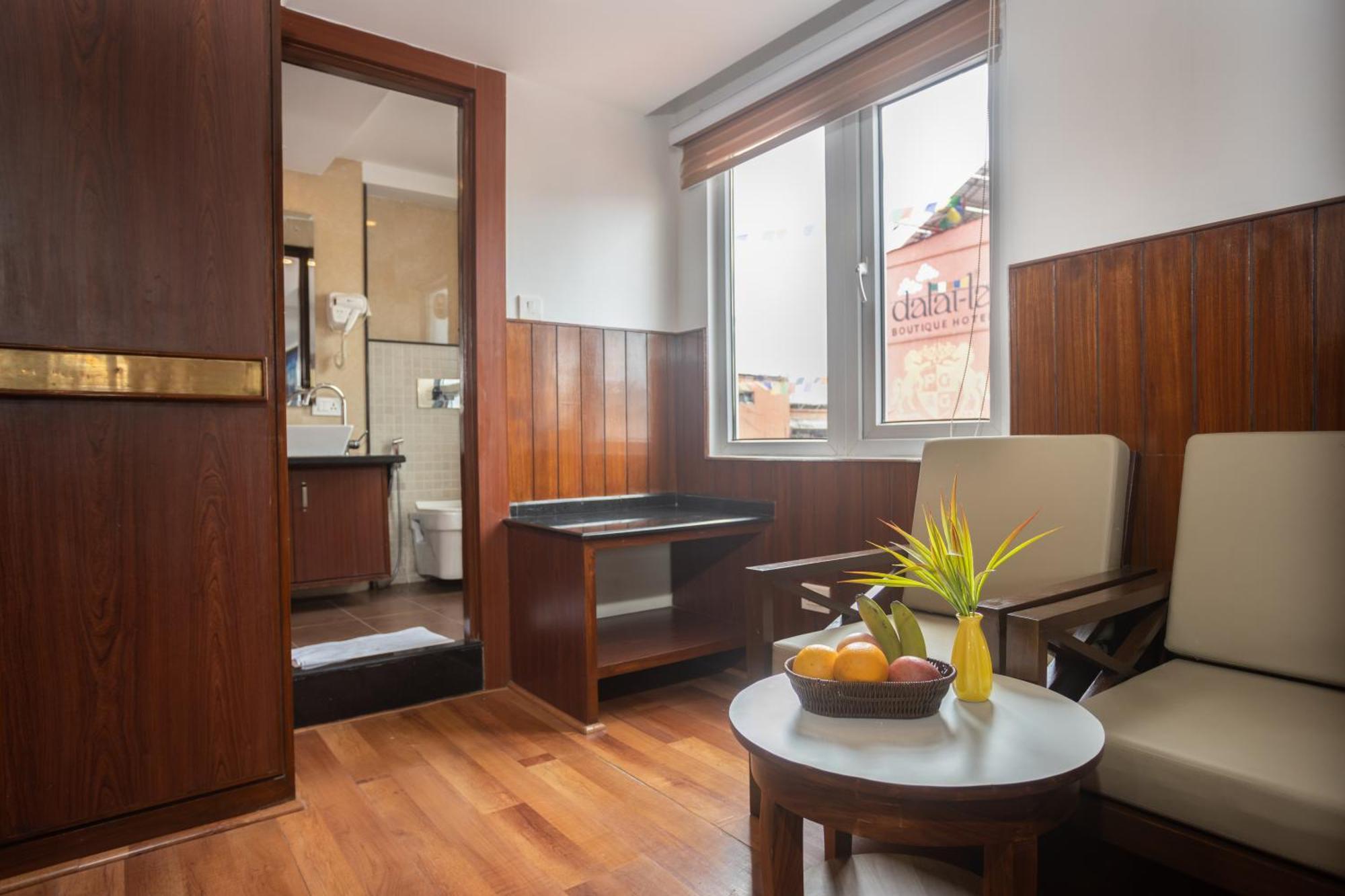 Deluxe Family Room Airport Pickup