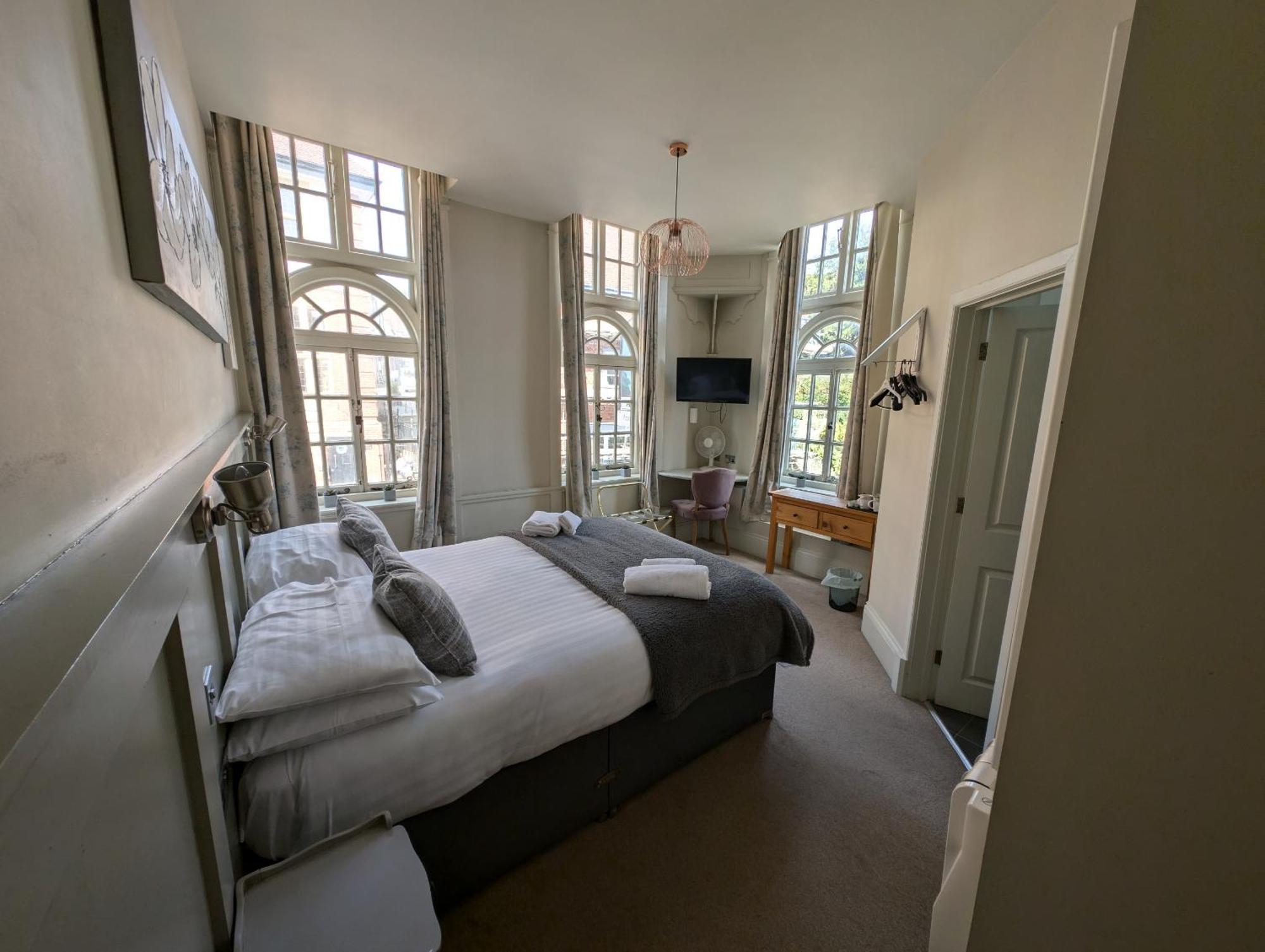 Superior King Room,1614005604:JPEG