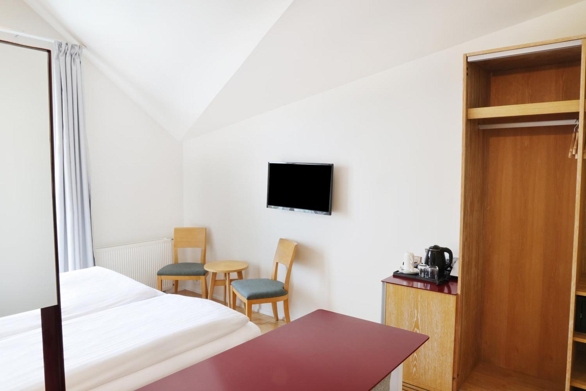 Standard Double or Twin Room Mountain View