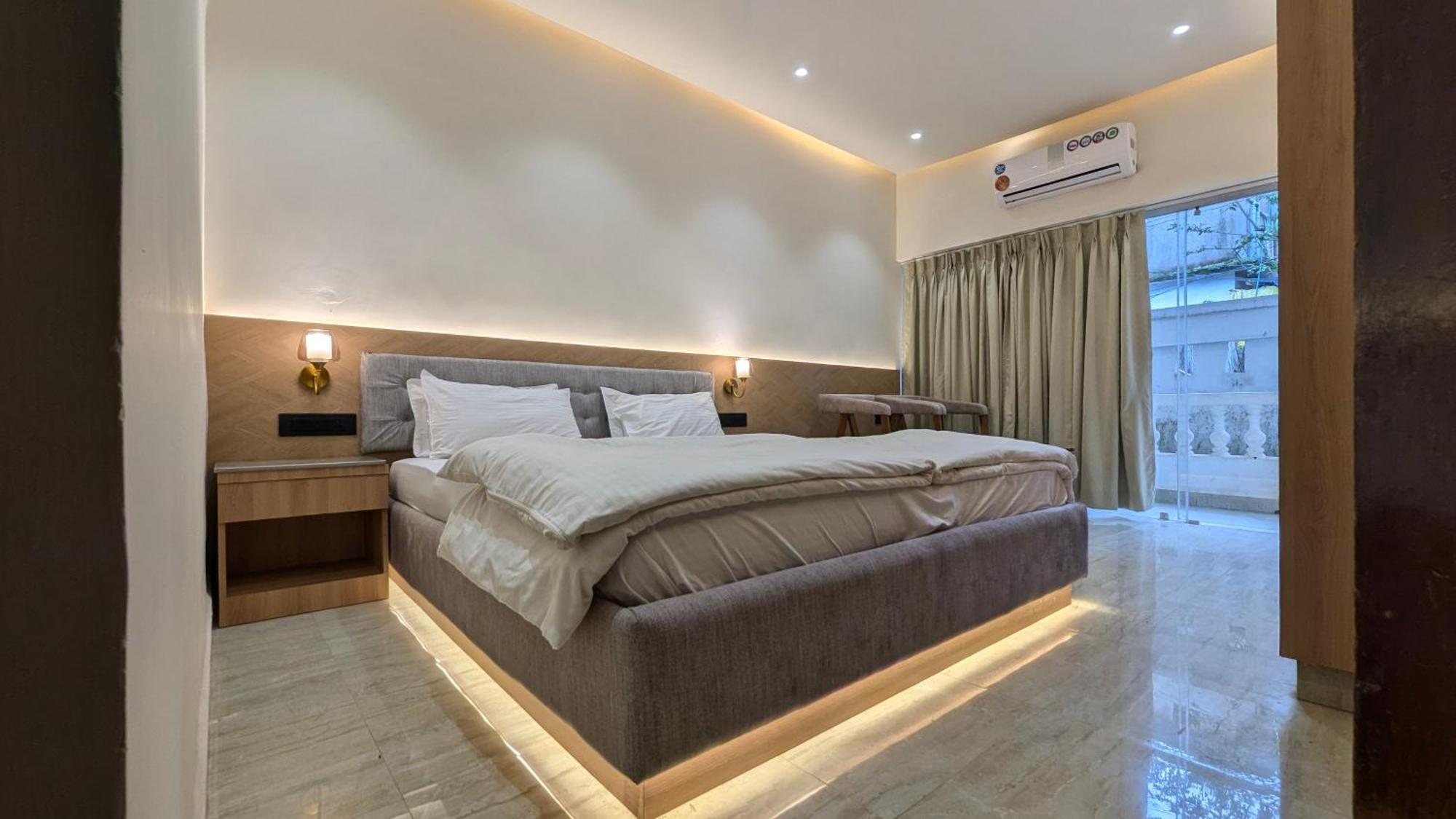 Habitación con cama grande