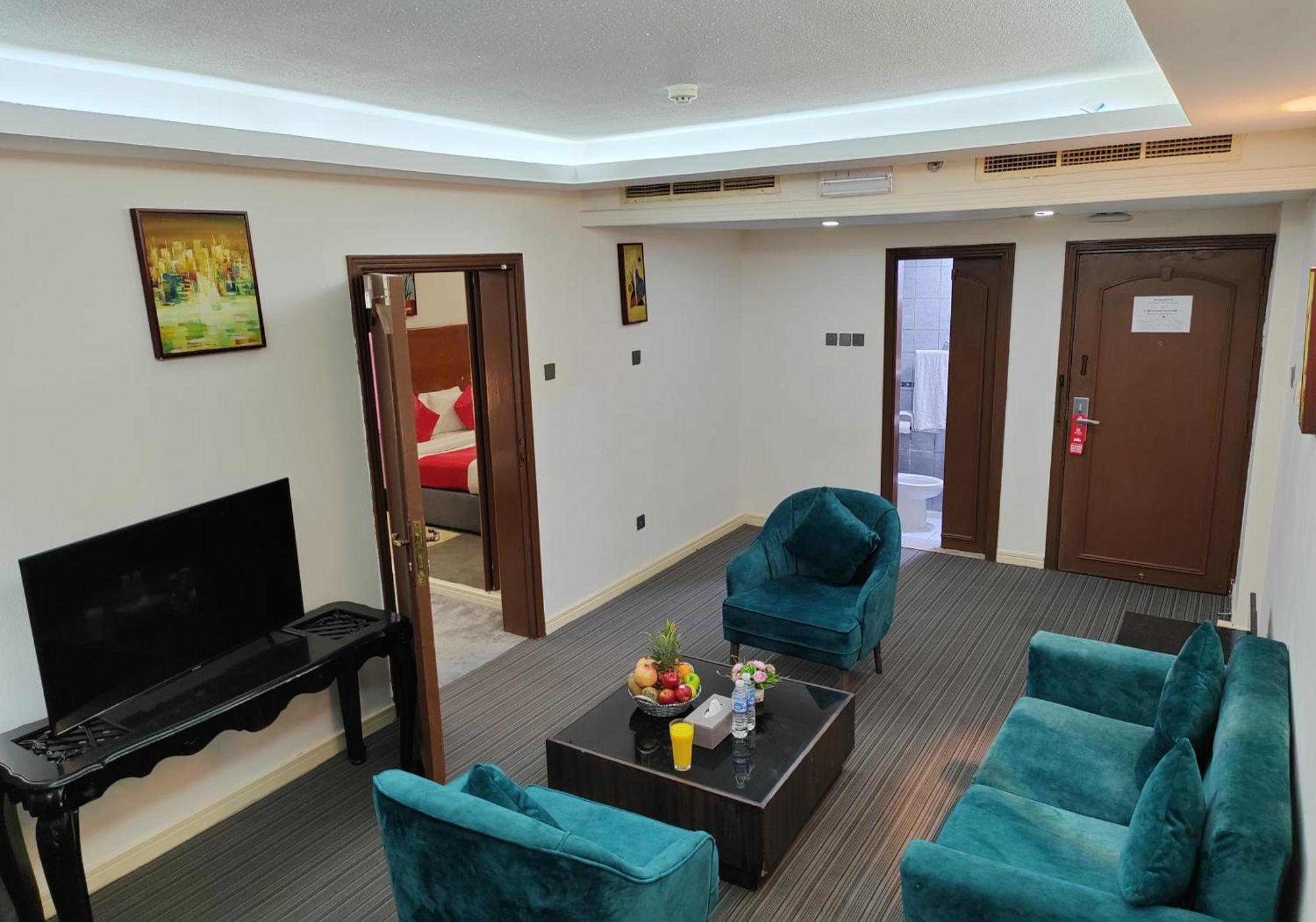 Deluxe King Suite