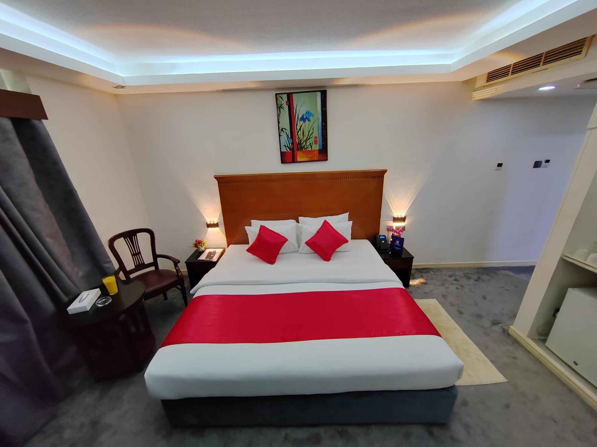 Deluxe King Suite
