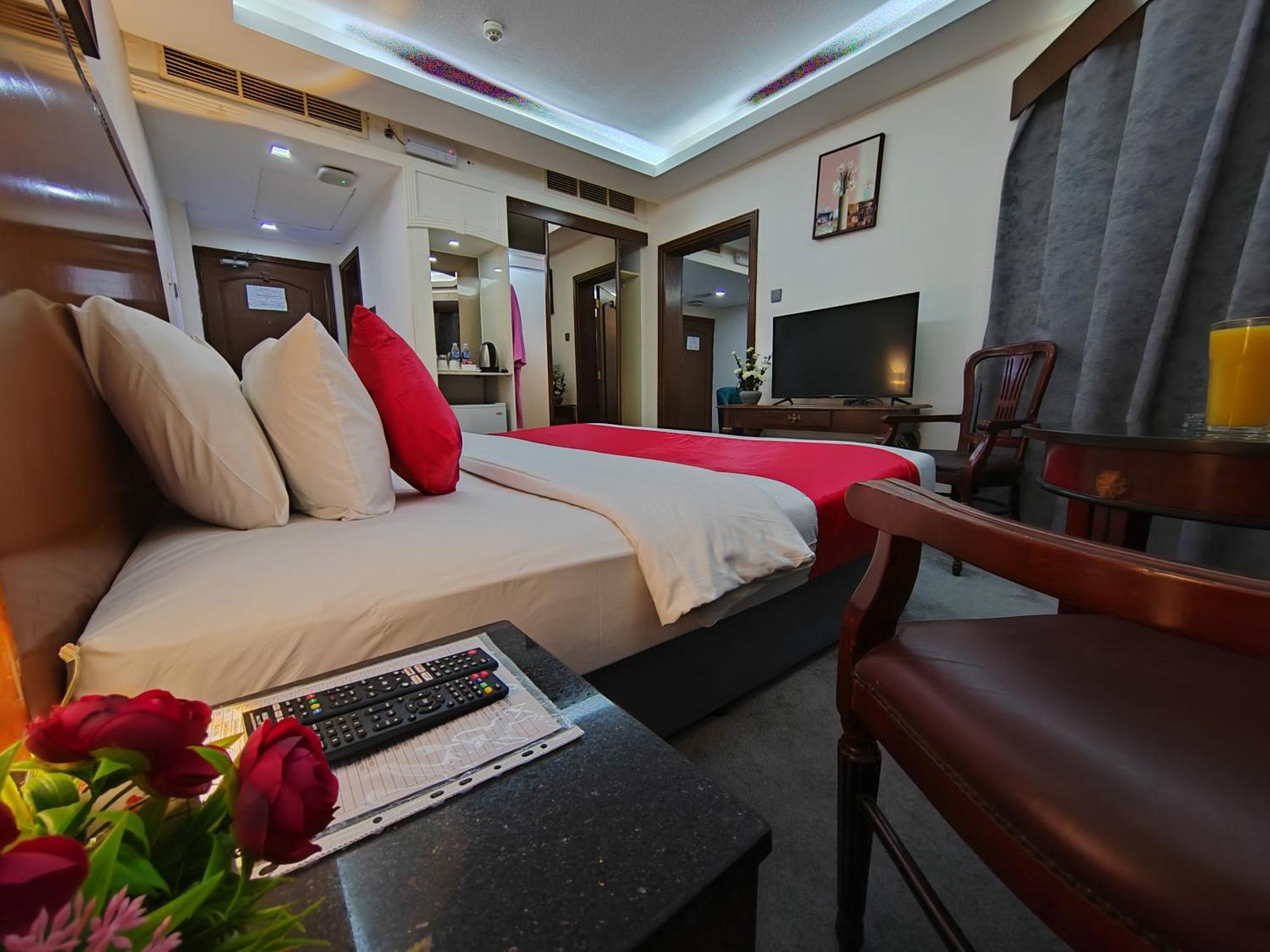 Deluxe King Suite