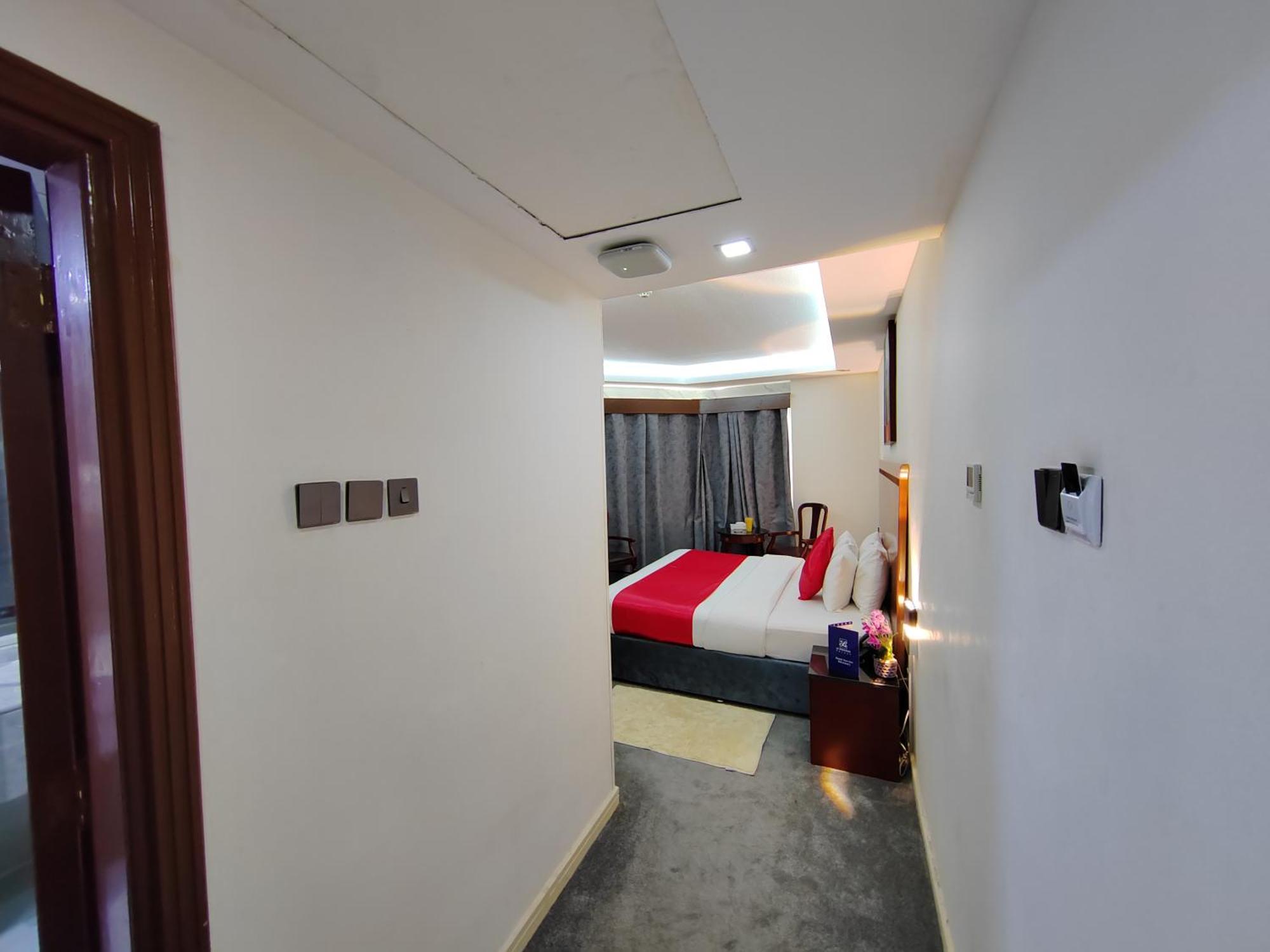Deluxe King Suite