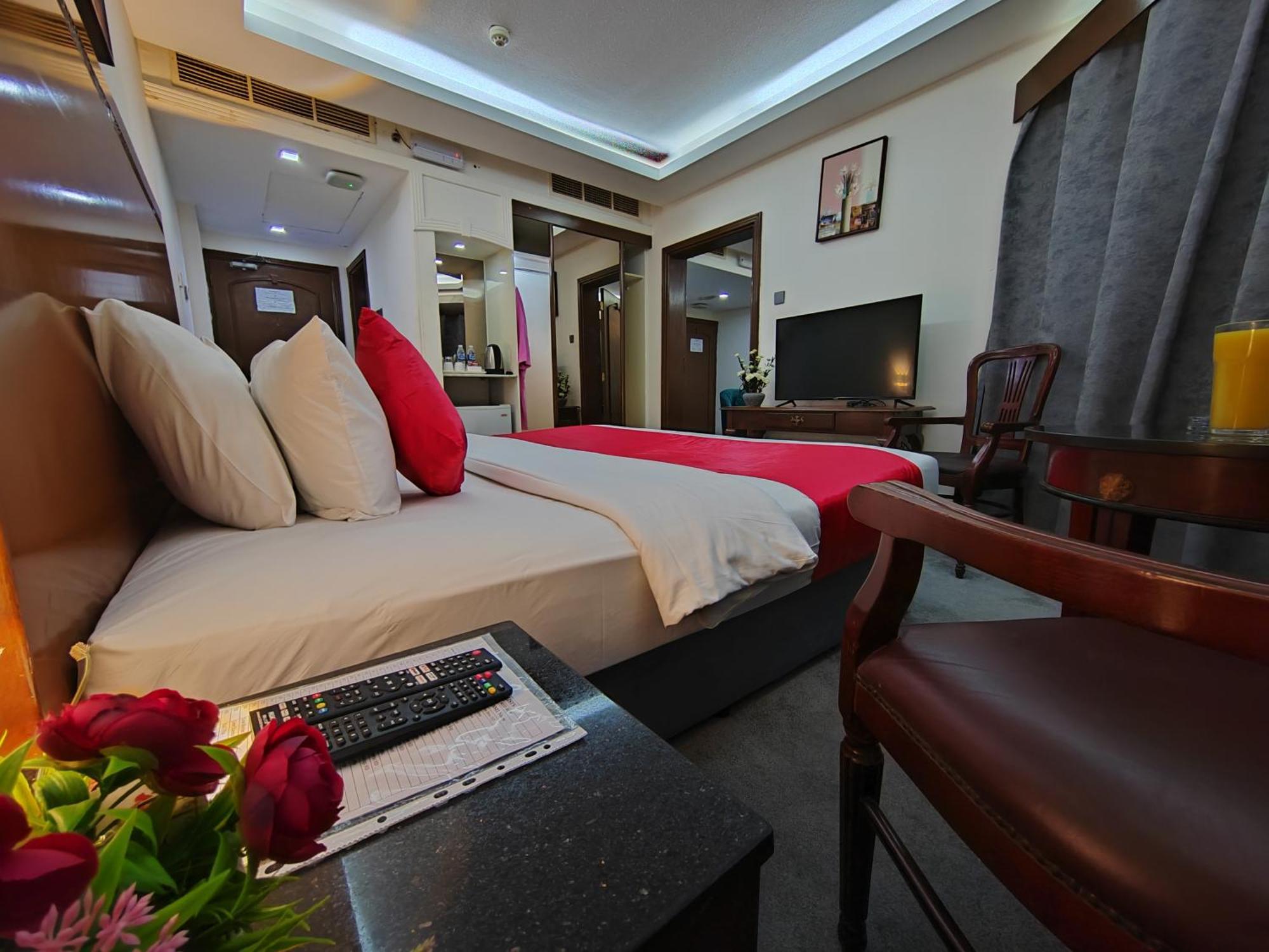 Deluxe King Suite