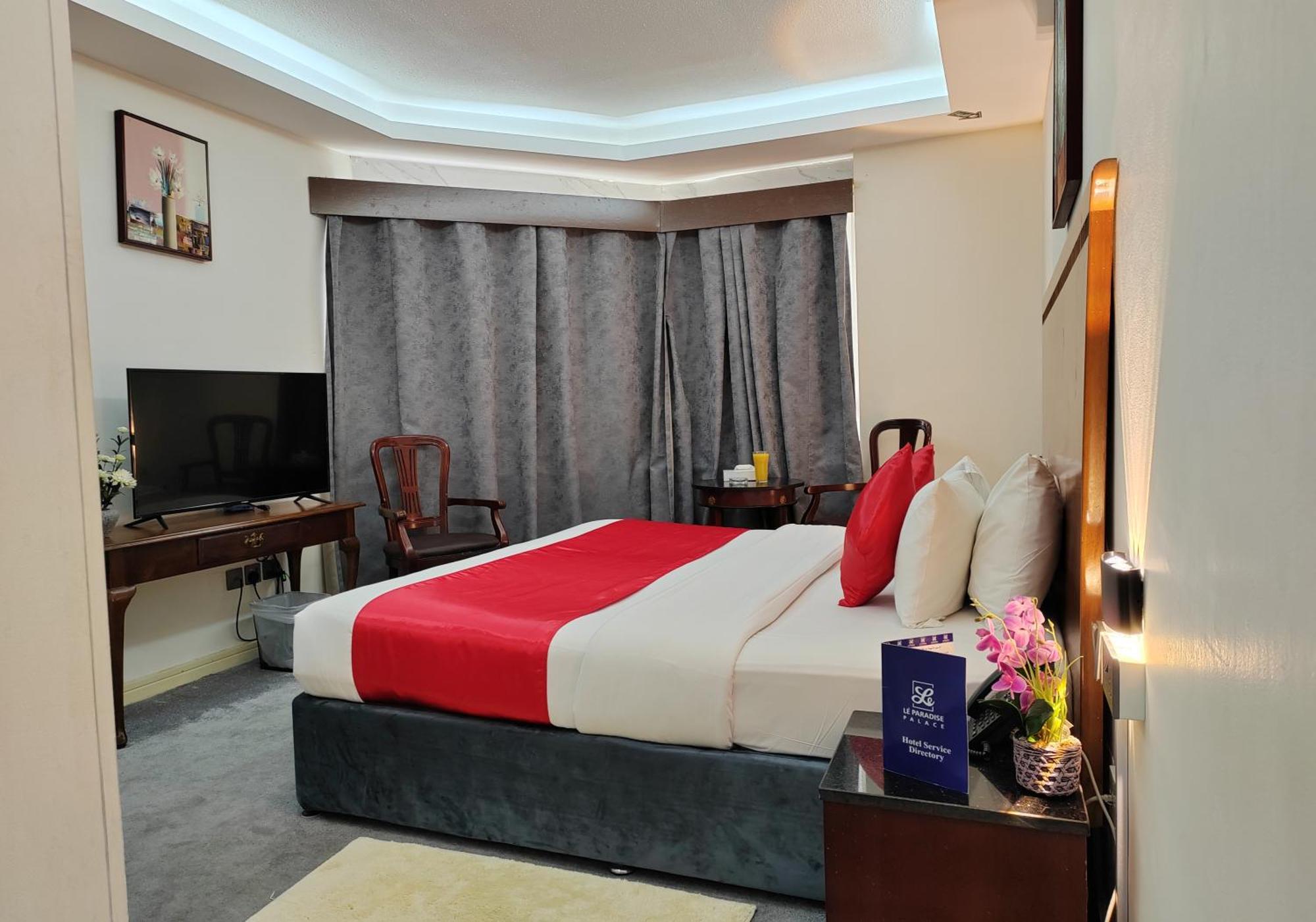 Deluxe King Suite