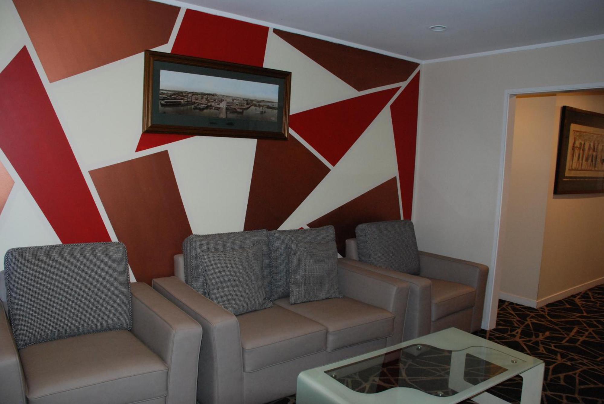 Economy Family Room
