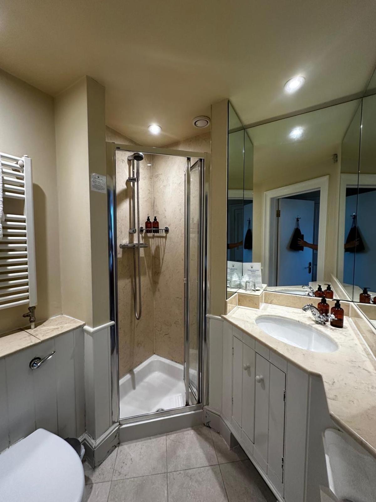 Single Room,1614775691:JPEG