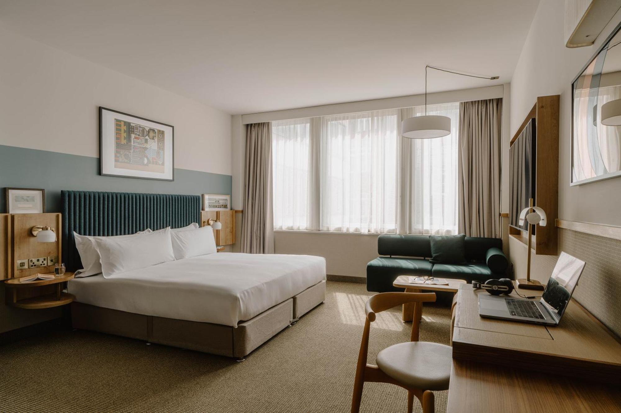 Superior Queen Room