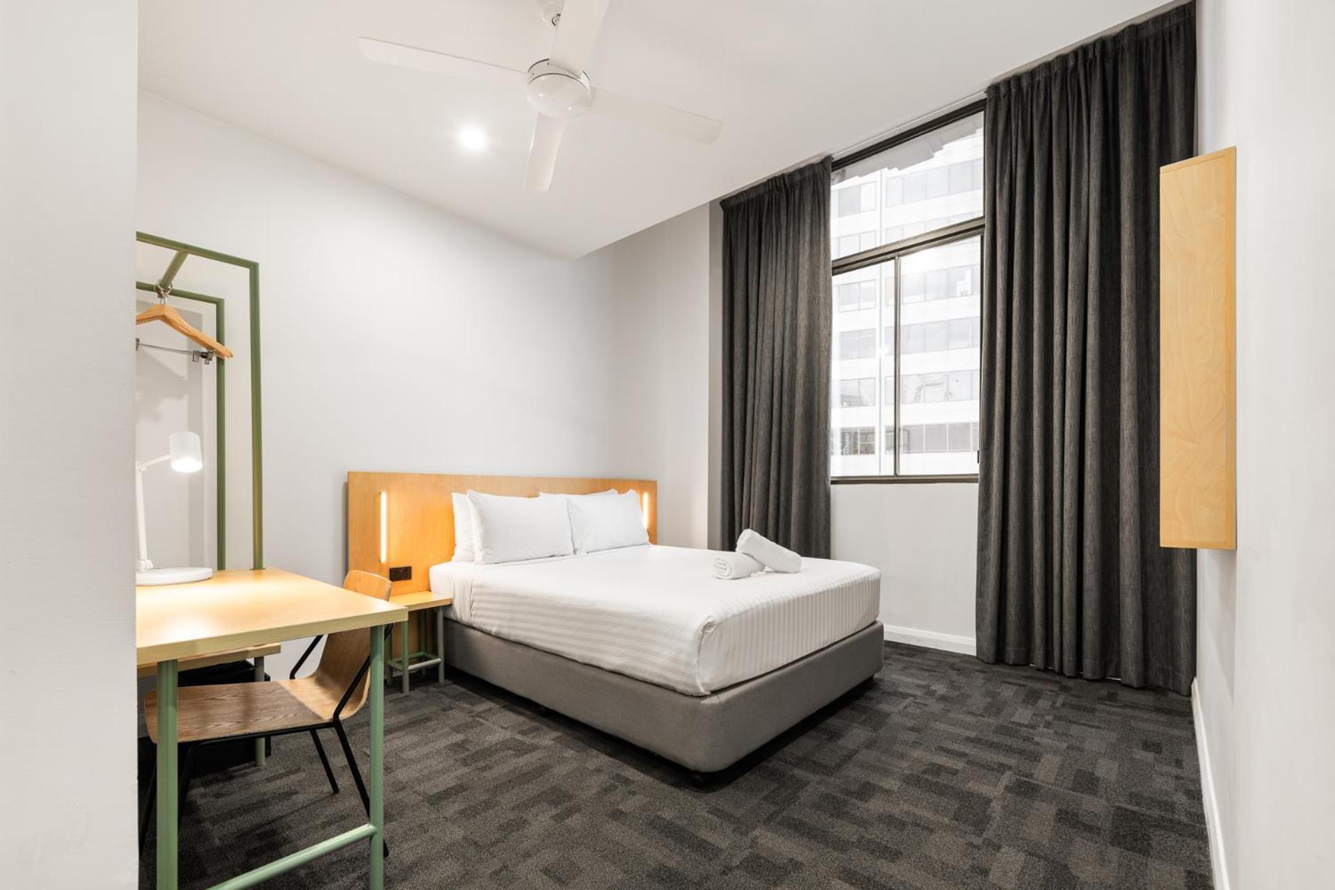 Quarto com Cama Queen-size e Banheiro Privativo