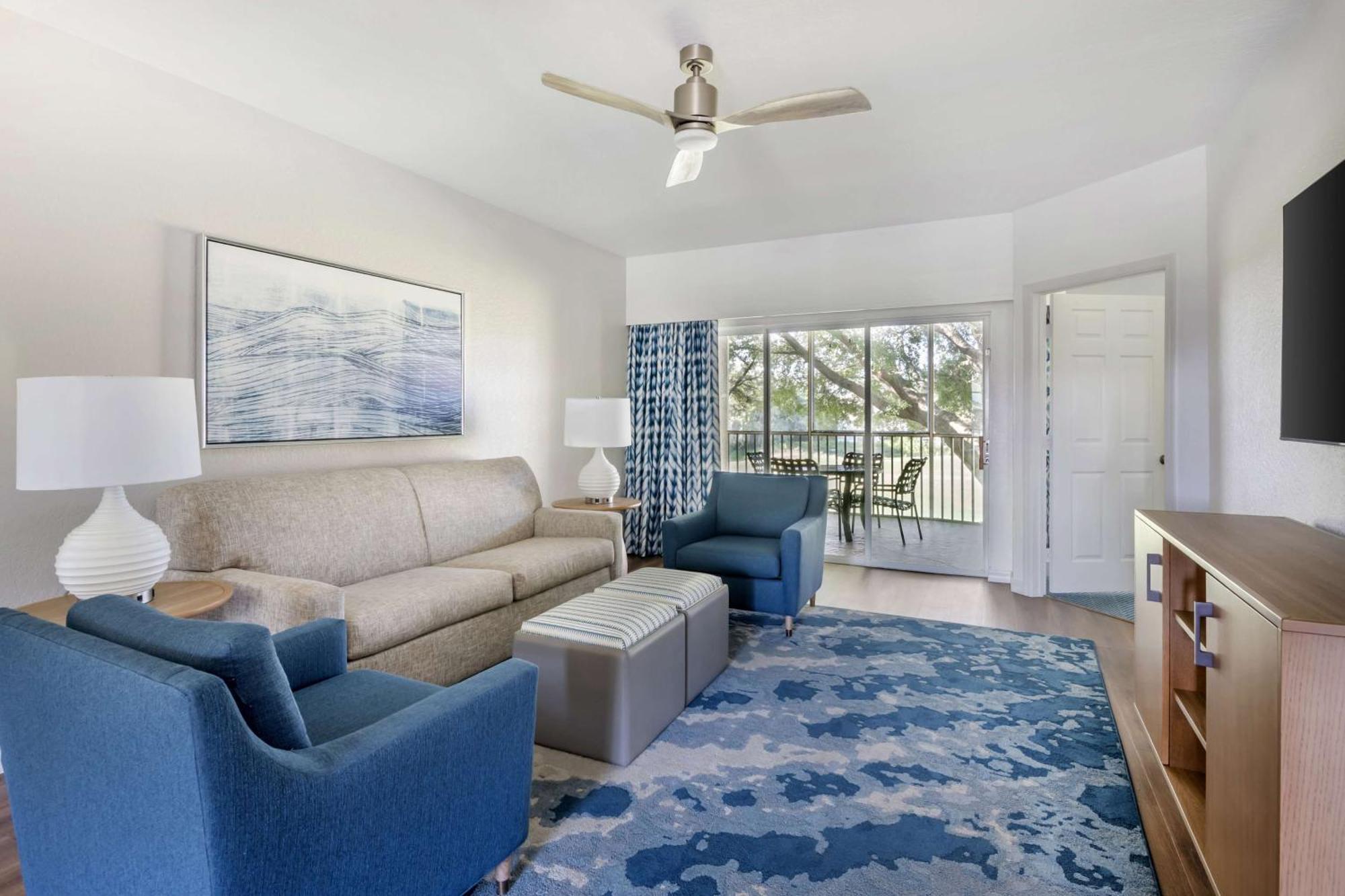 One-Bedroom Deluxe King Suite