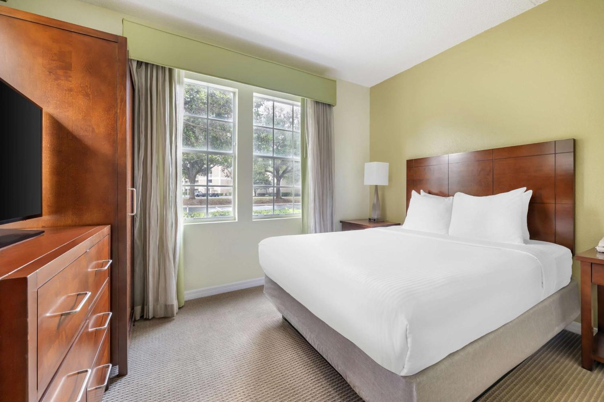 One Bedroom Queen Suite