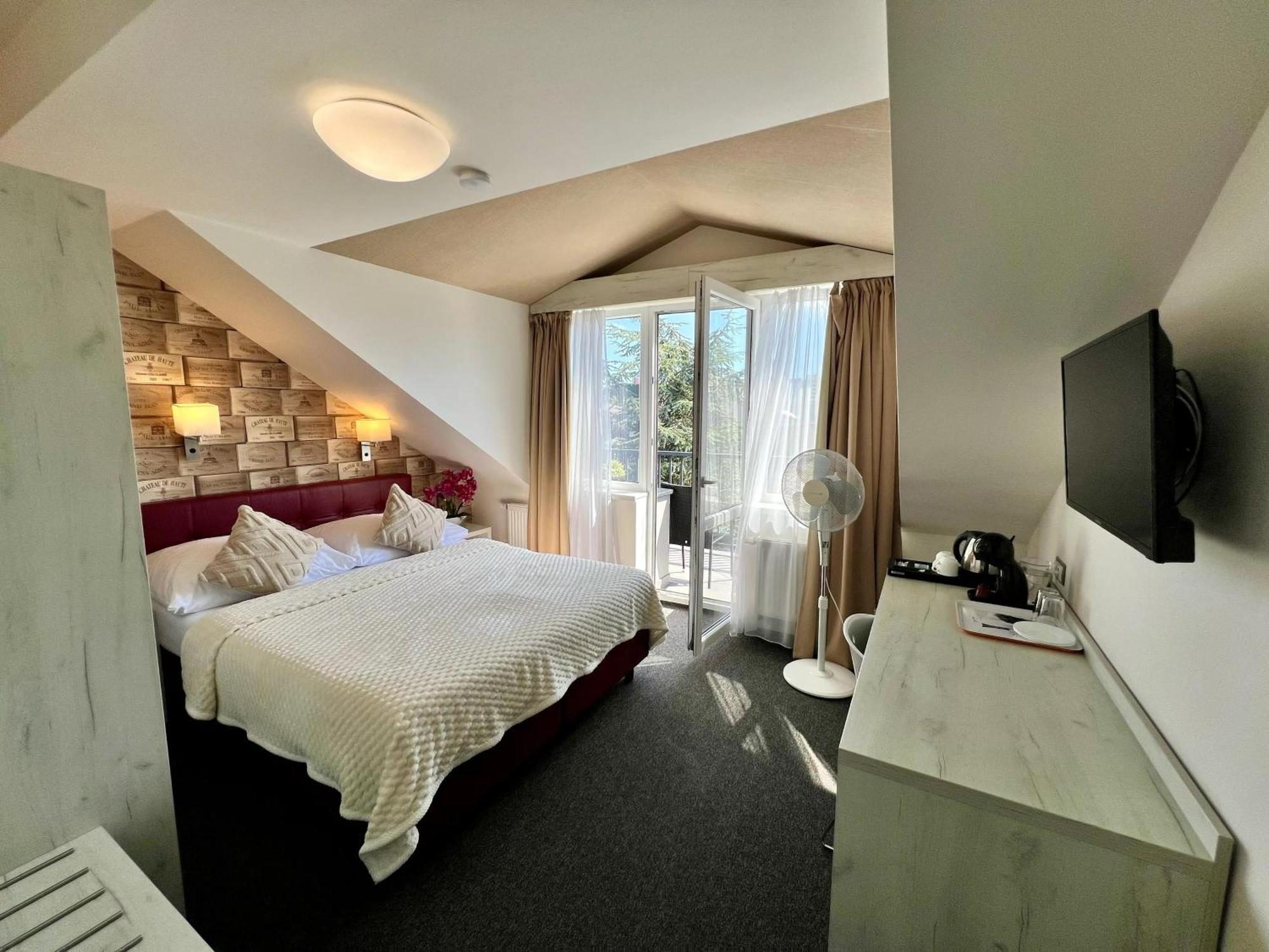 Double Room Balcony Air Conditioning