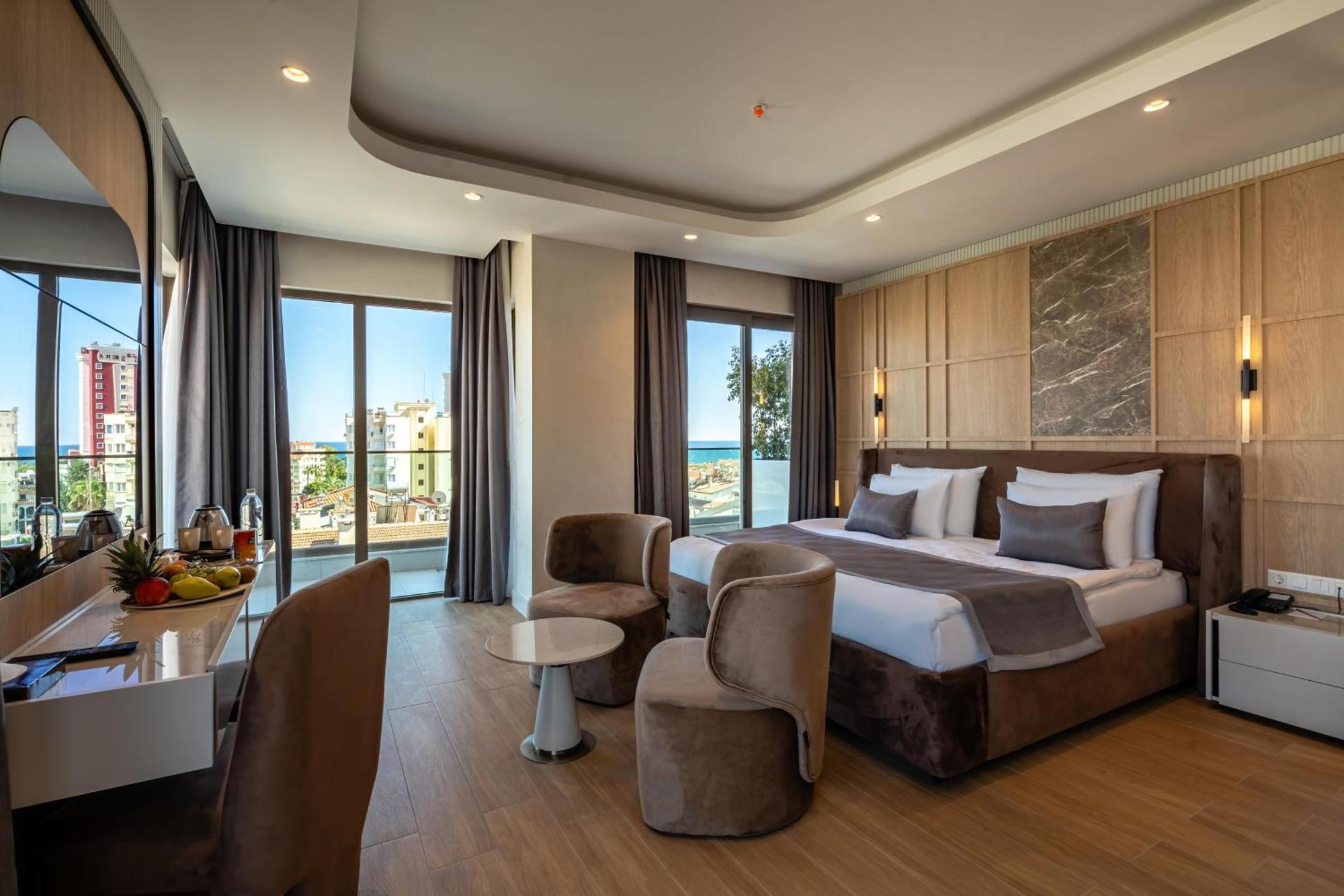 Deluxe Suite