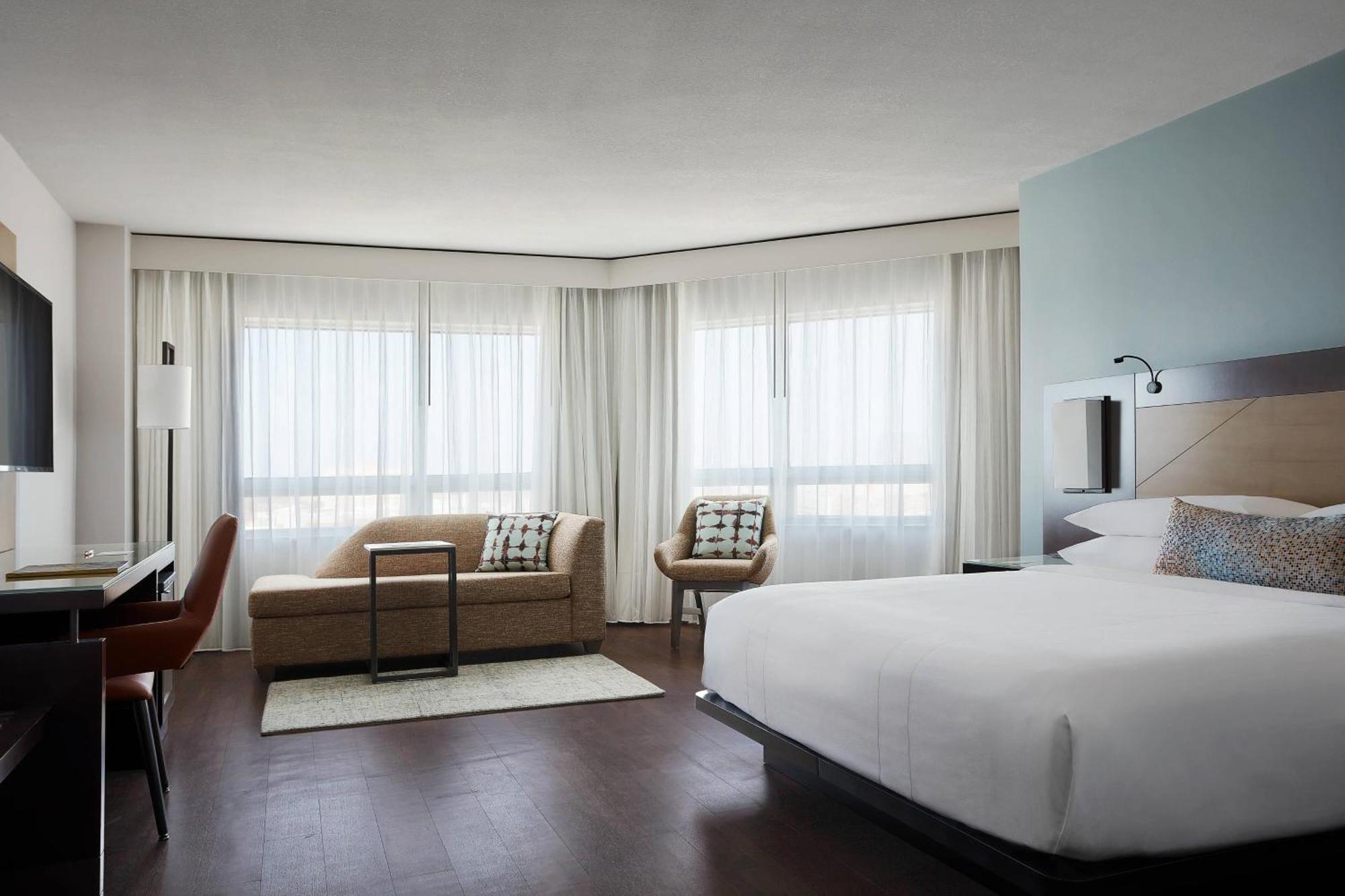 King Corner Room