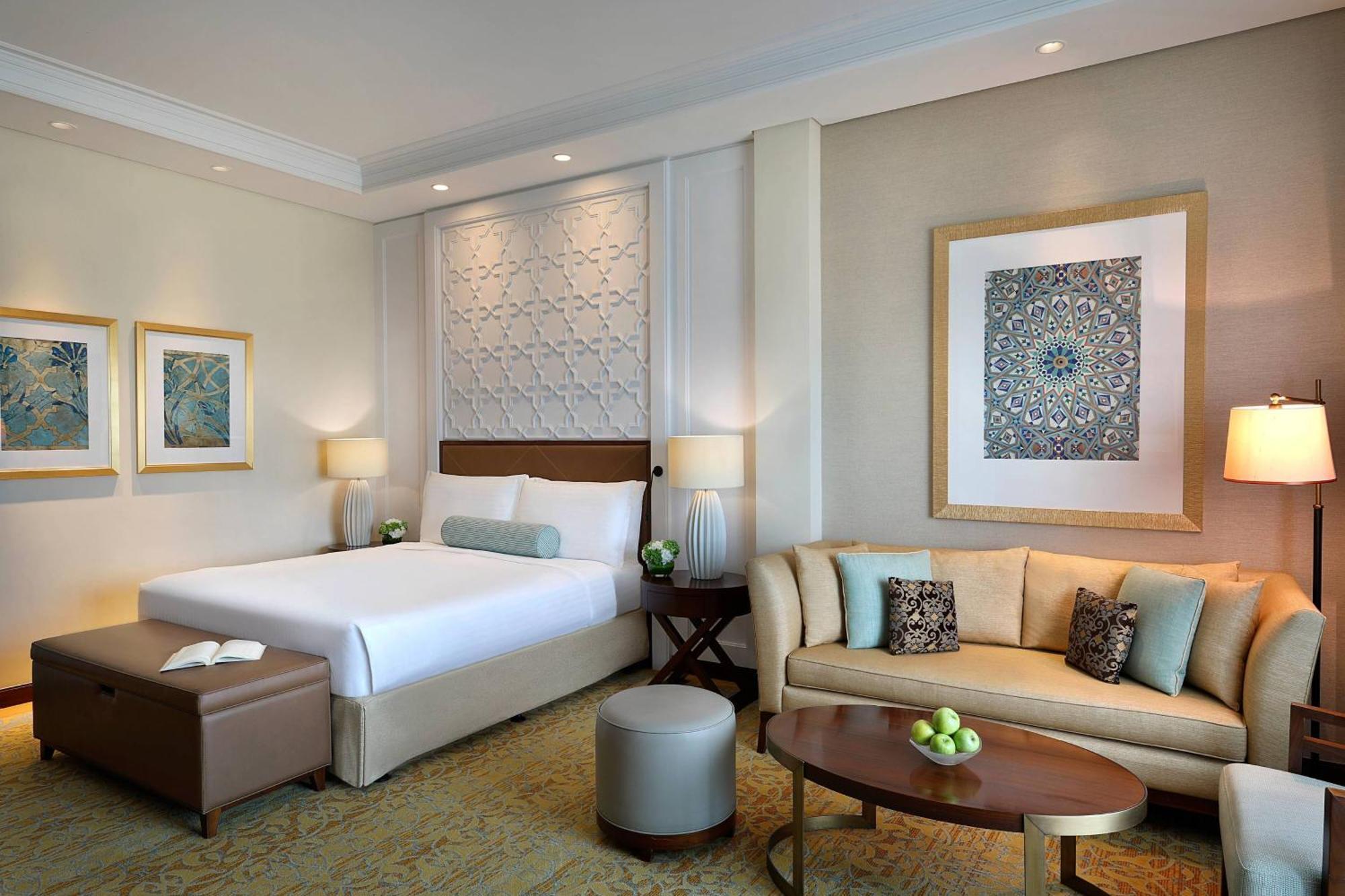 Deluxe Room 1 King Bed Garden View