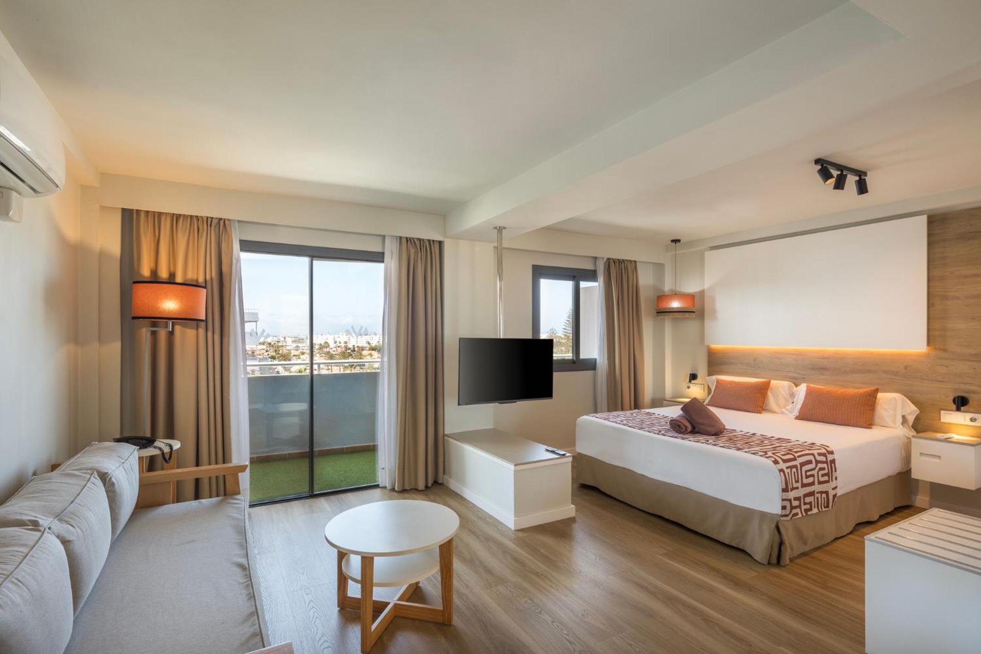 Suite Junior (2 Adultes + 1 Enfant)