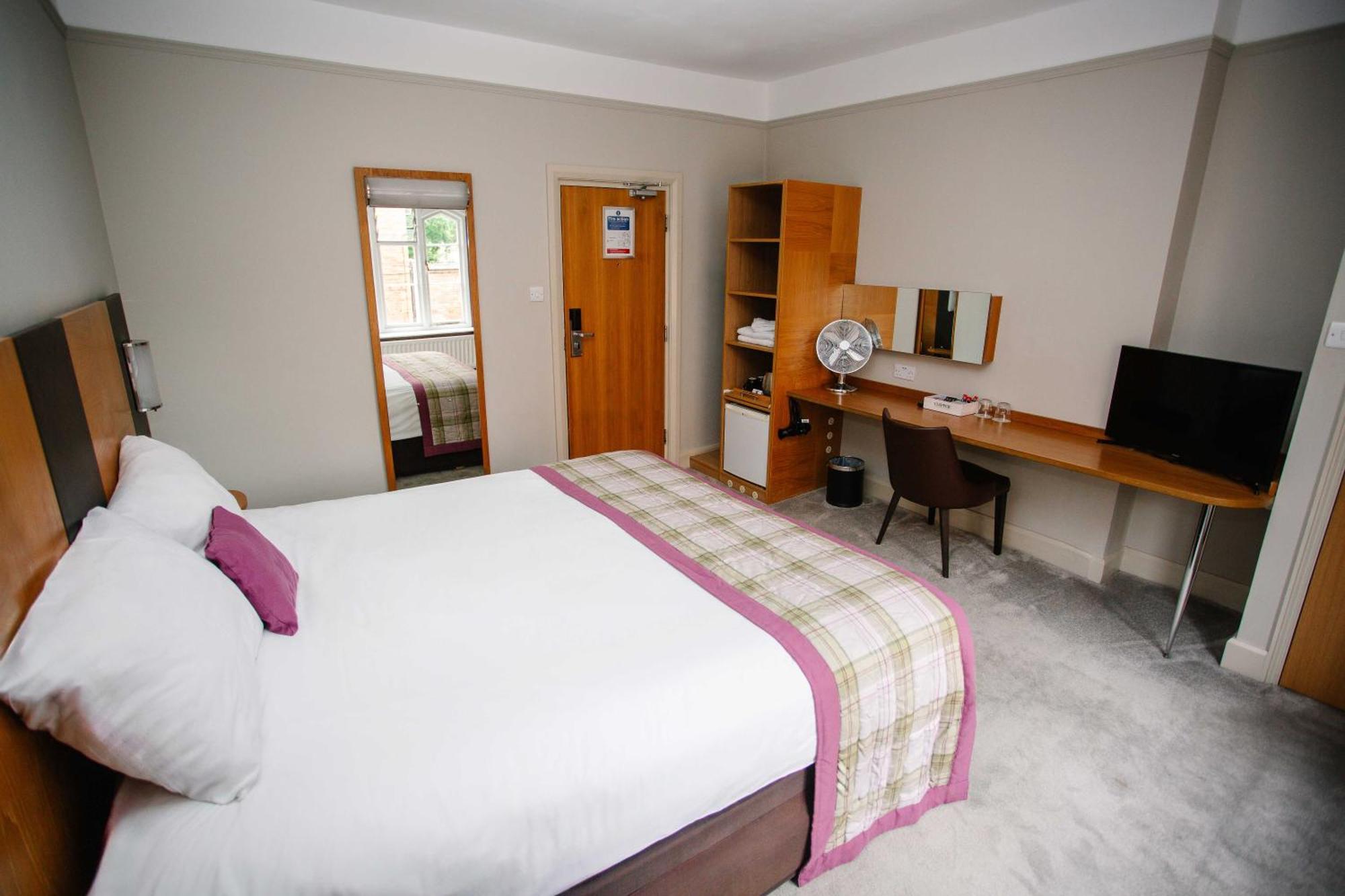 Large Double or Twin Room