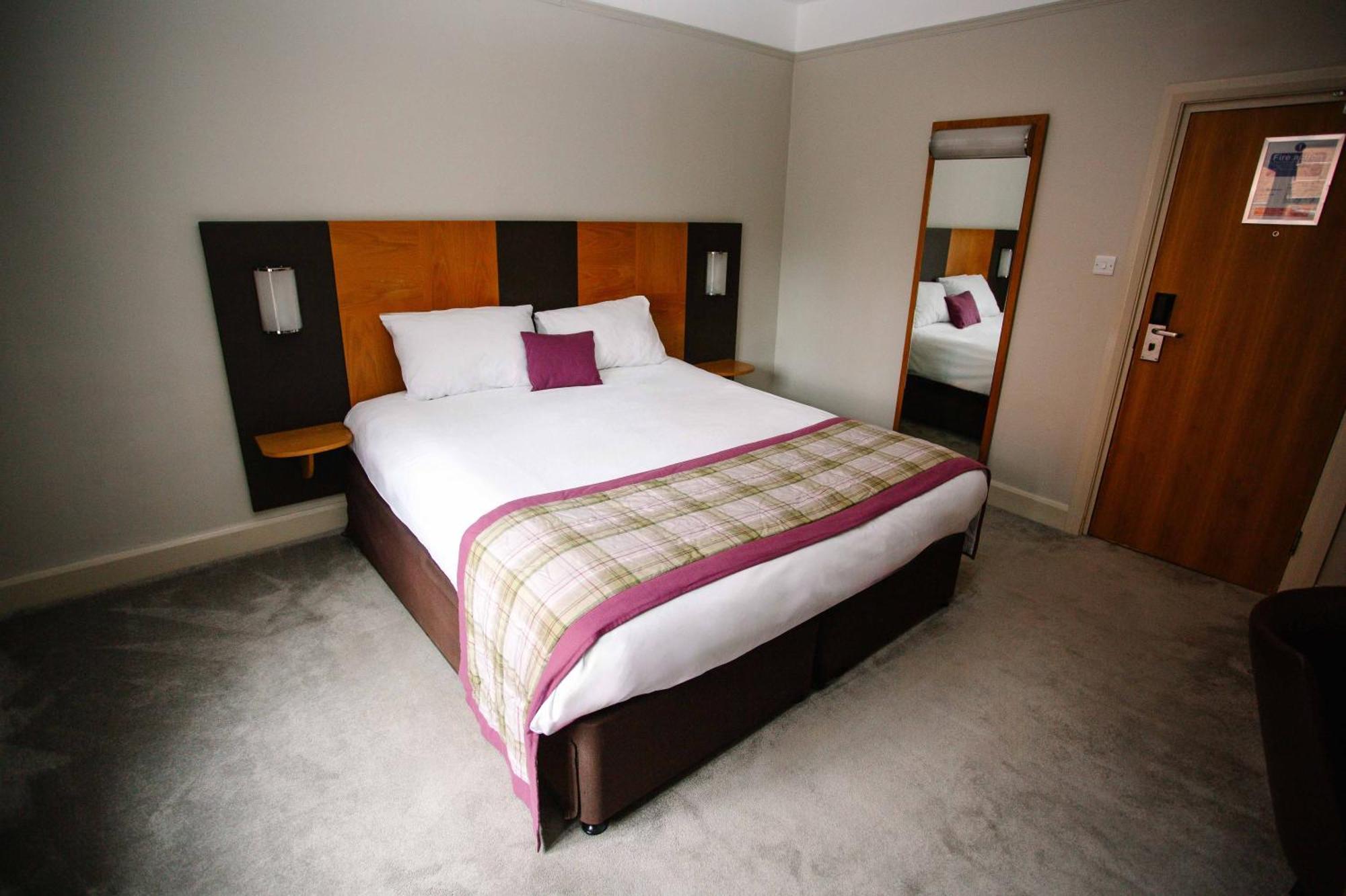 Large Double or Twin Room
