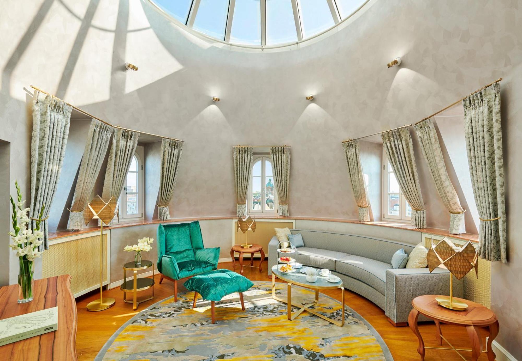 Suite Tour