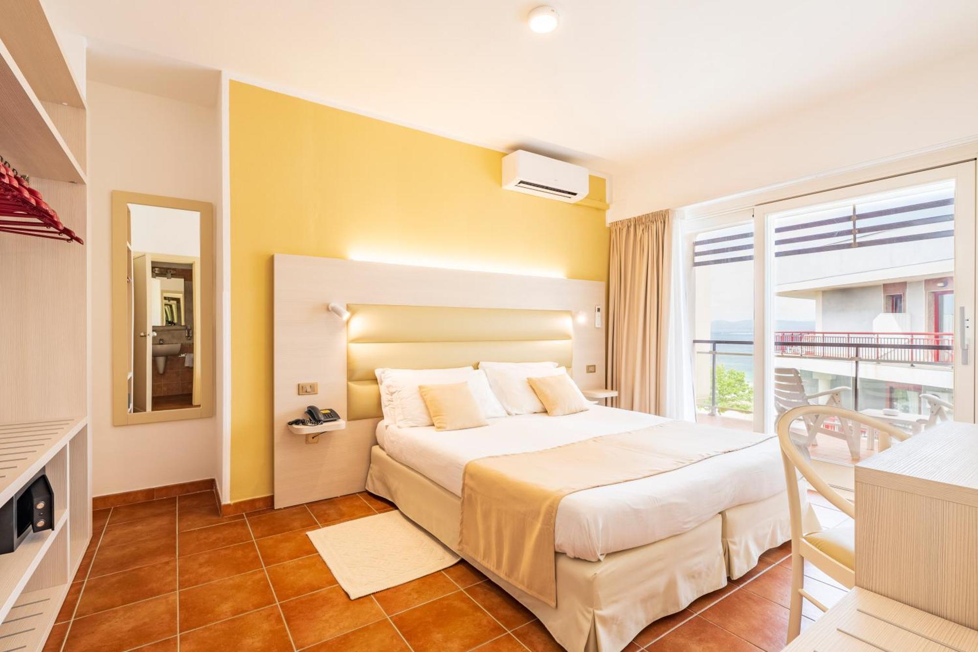 Double or Twin Room Partial Sea View