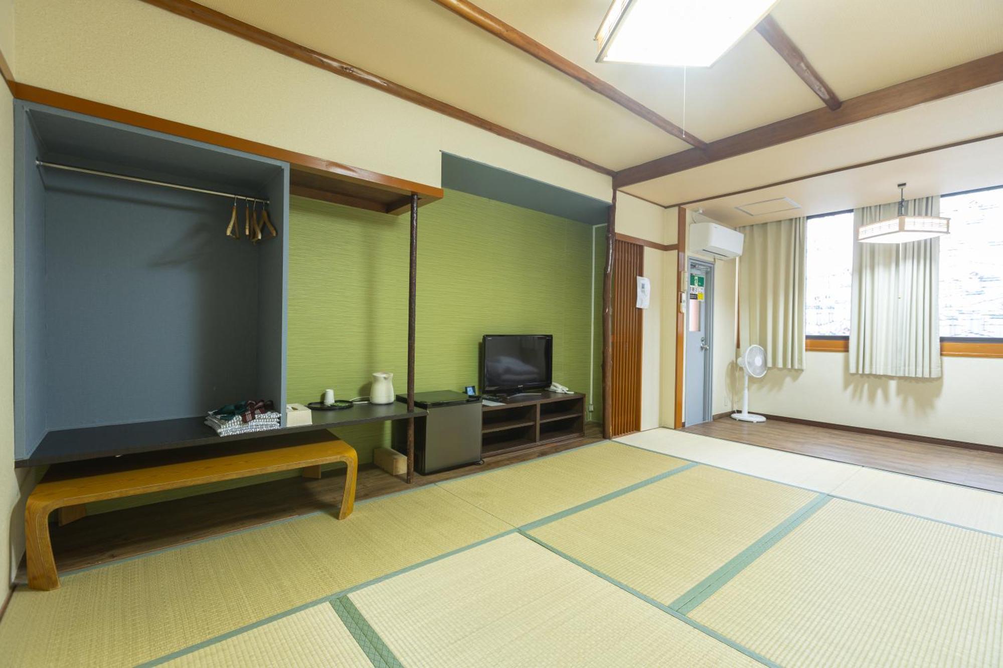 Japanese-Style Family Room