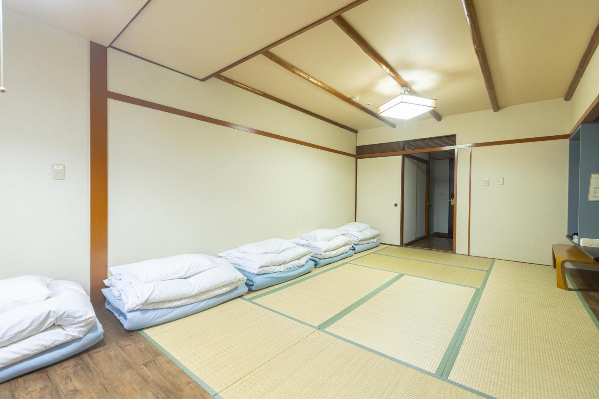 Japanese-Style Family Room