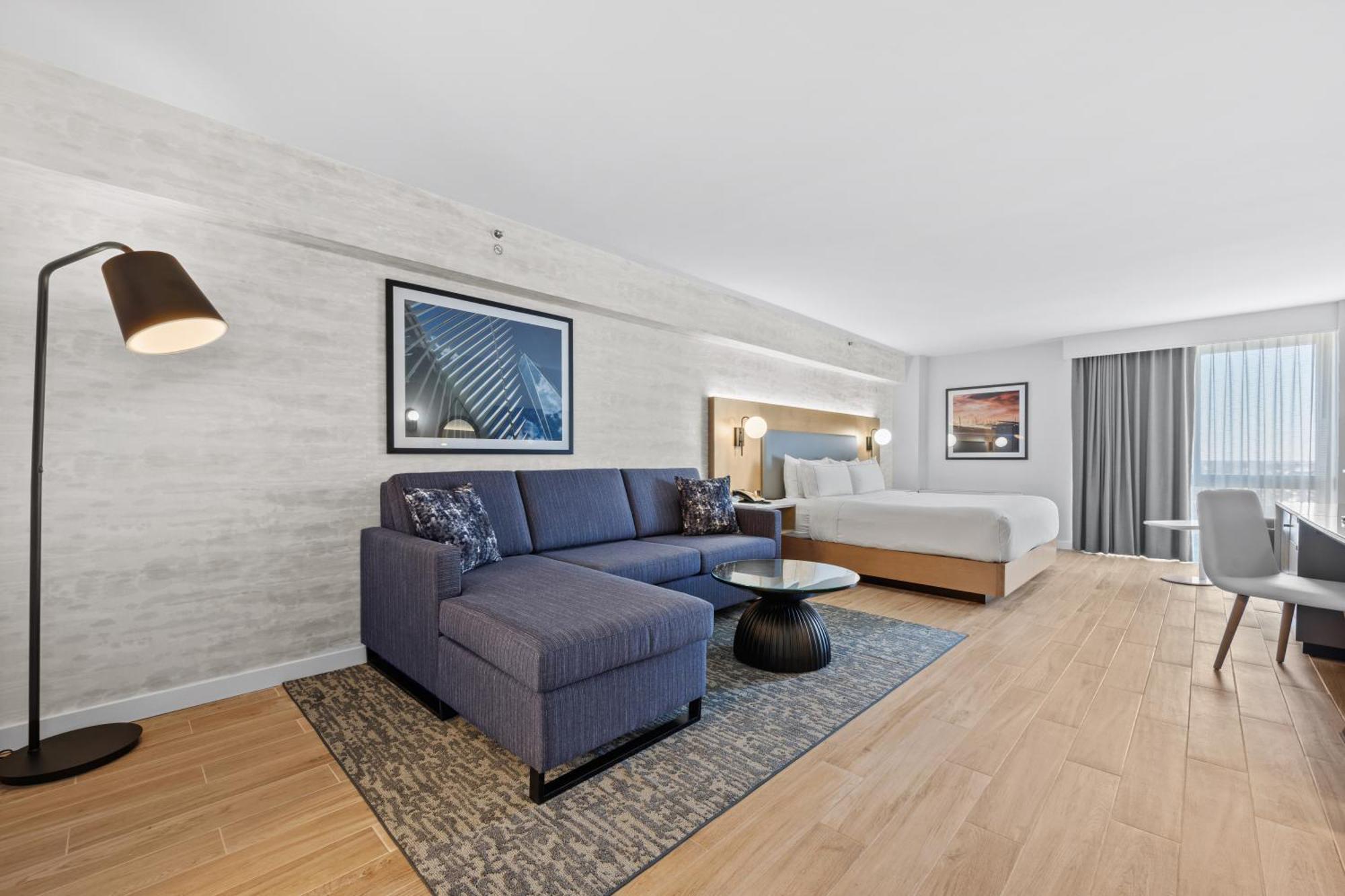 Junior King Suite Seating Area