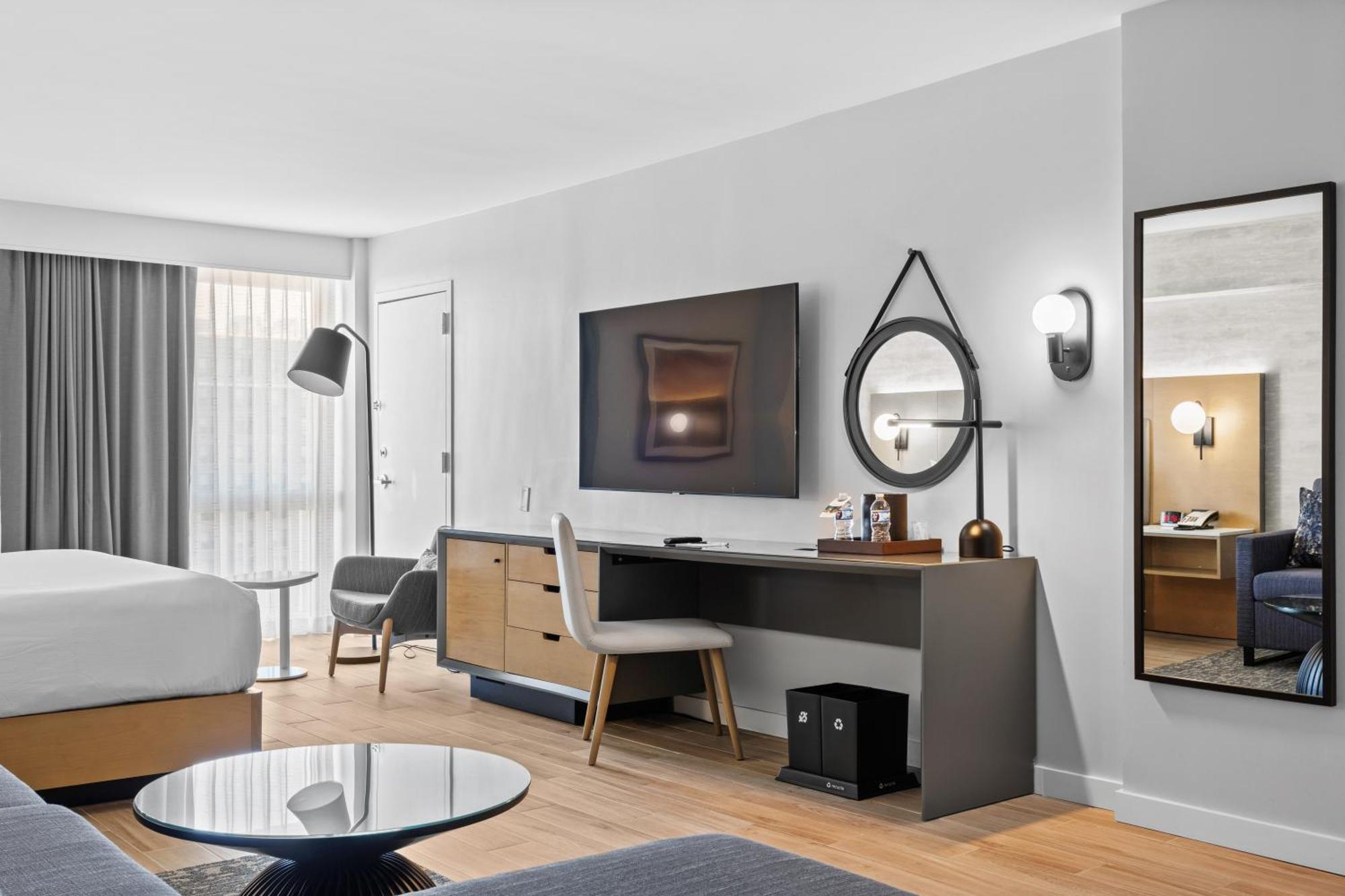 Junior King Suite Seating Area