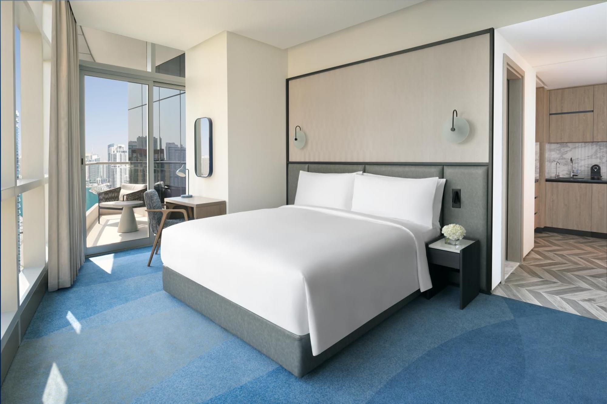 Estudio con balcón y vistas al puerto deportivo - Cama extragrande