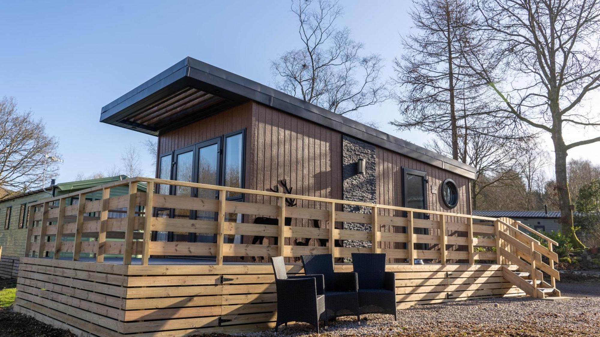 Hive Self Catering Pod with Balcony (Dog Friendly)