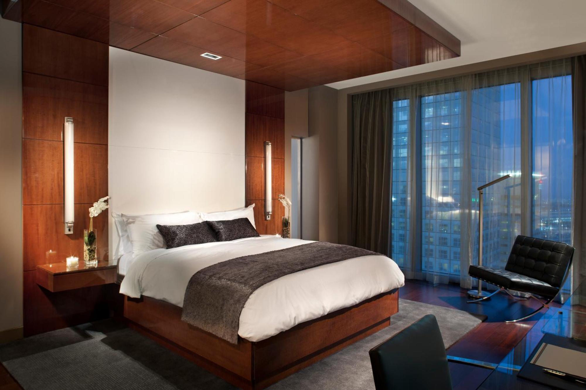 Warhol One-Bedroom King Suite,1616425512:JPEG