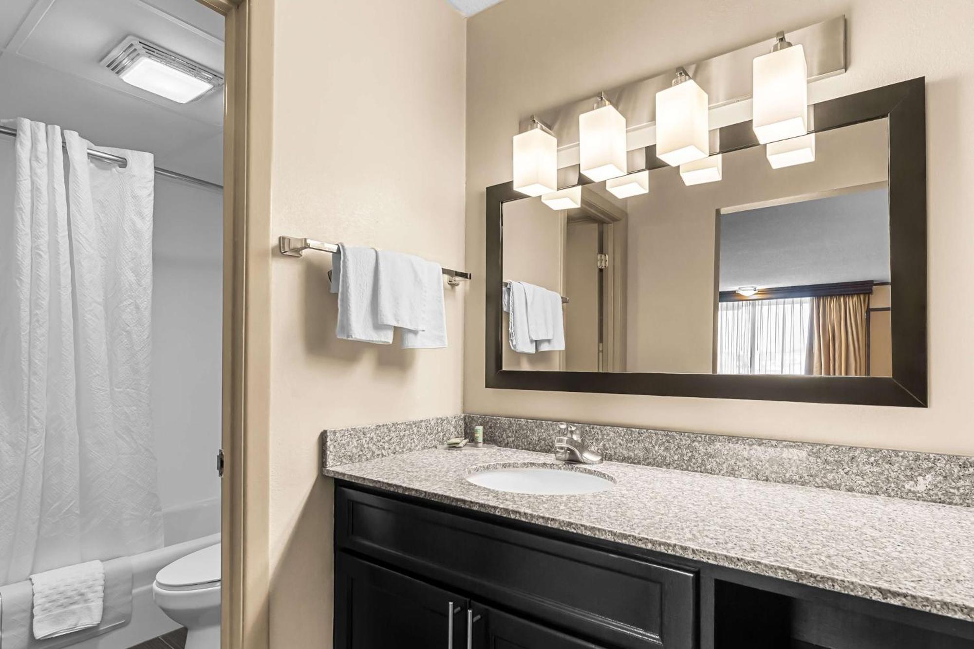 Suite com 2 Quartos e Cabina de Duche