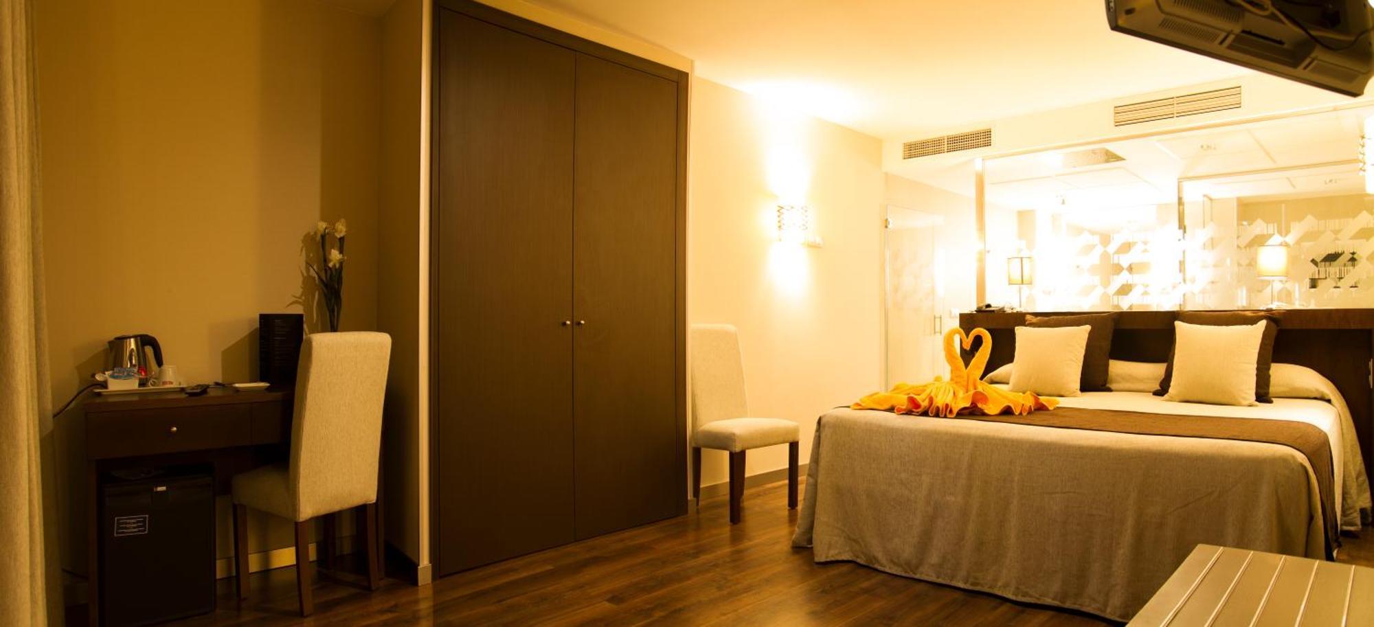 Quarto Duplo Premium com Terraço e Banheira de Hidromassagem