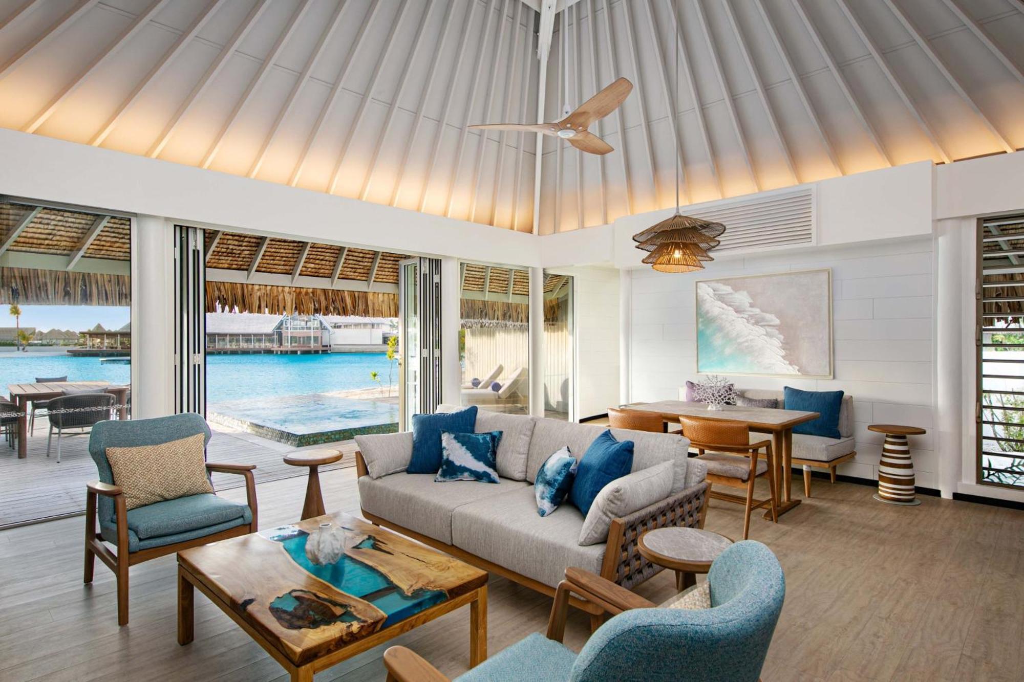 Beach Bungalow Suite Lagoon View Plunge Pool