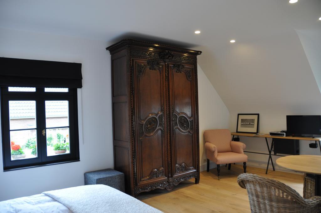 Double Room Private Bathroom