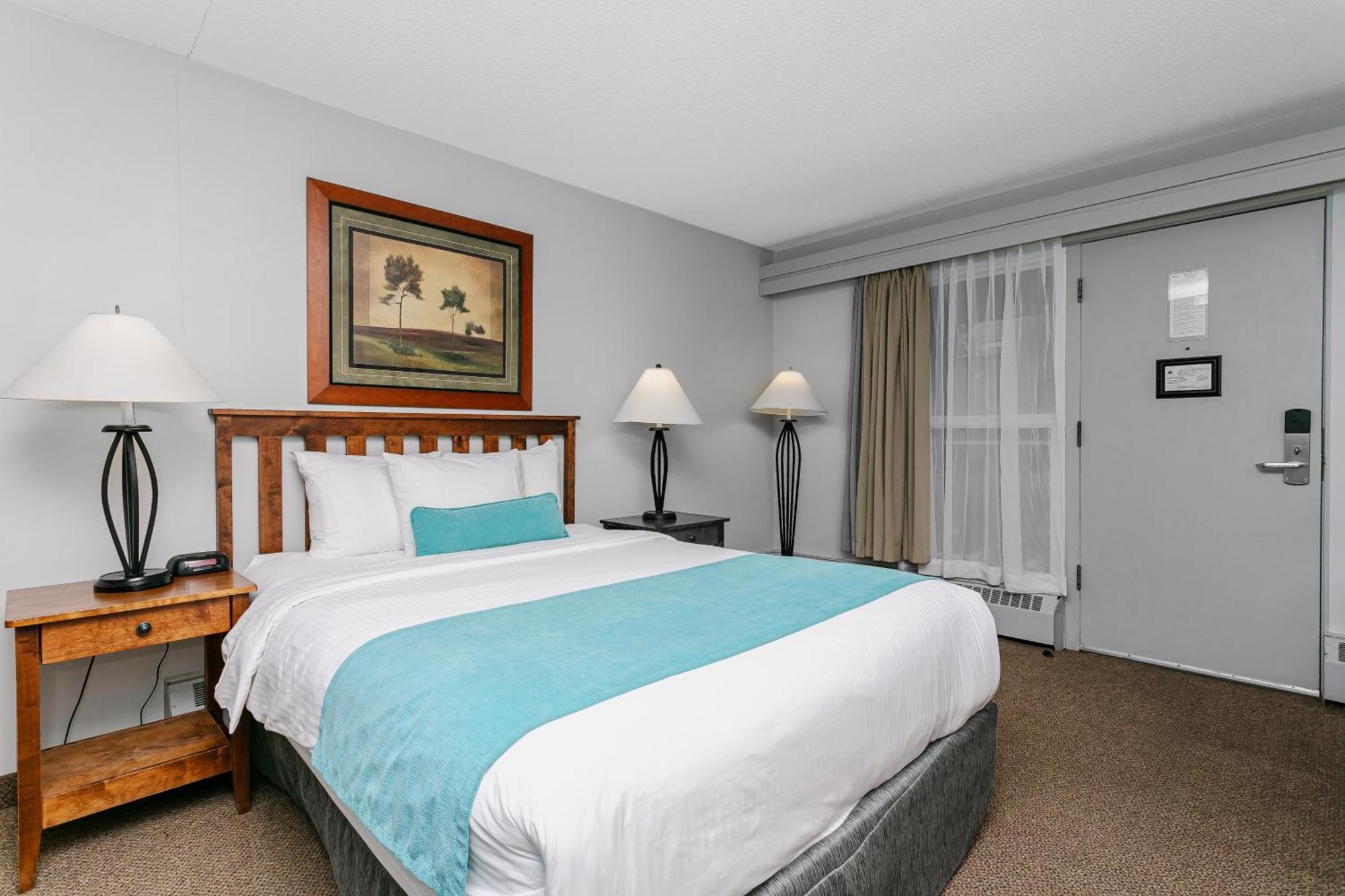 Standard Room Queen Bed
